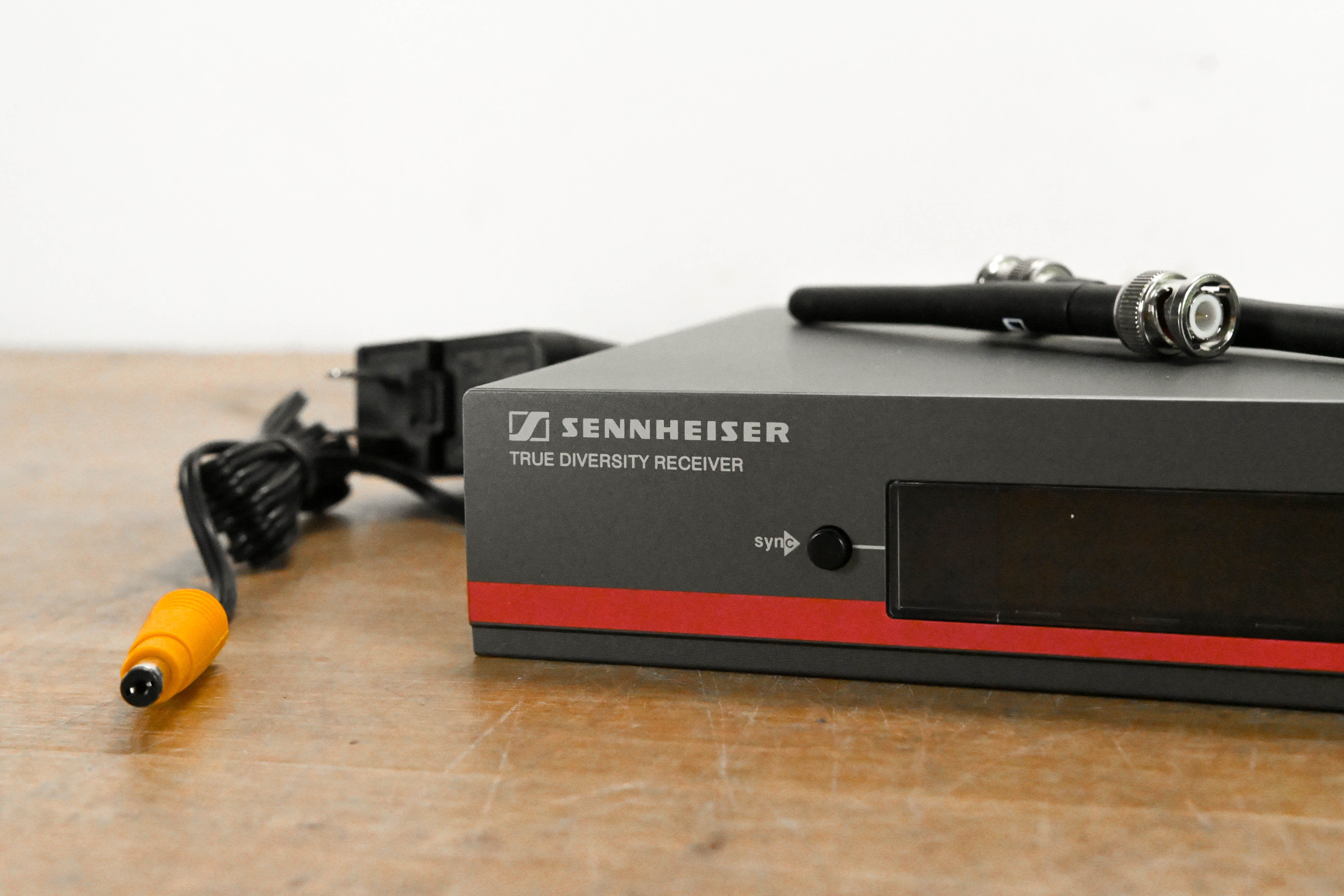 Sennheiser ew 100 G3 Handheld Wireless System - A Range: 516-558 MHz