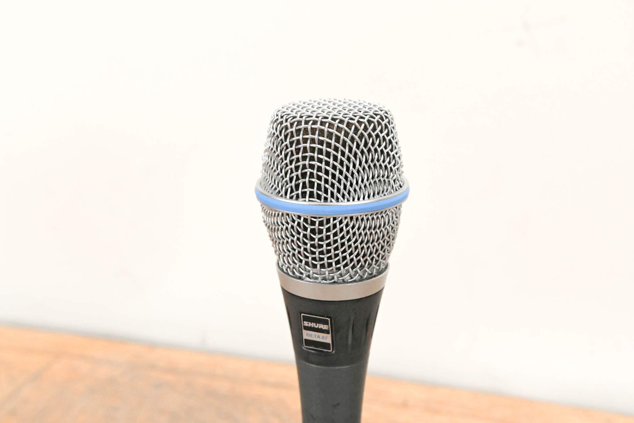 Shure Beta 87 Condenser Handheld Microphone