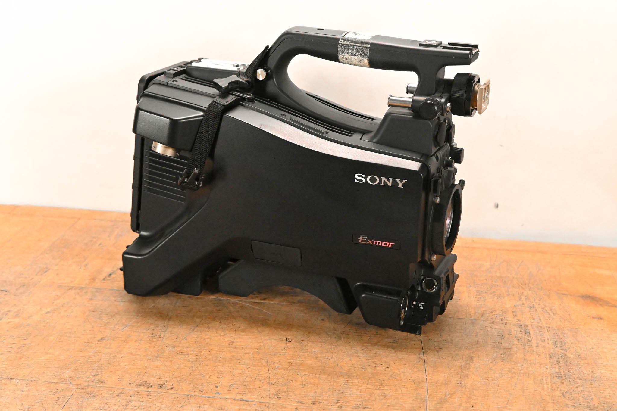 Sony HXC-D70 HD/SD Studio Camera