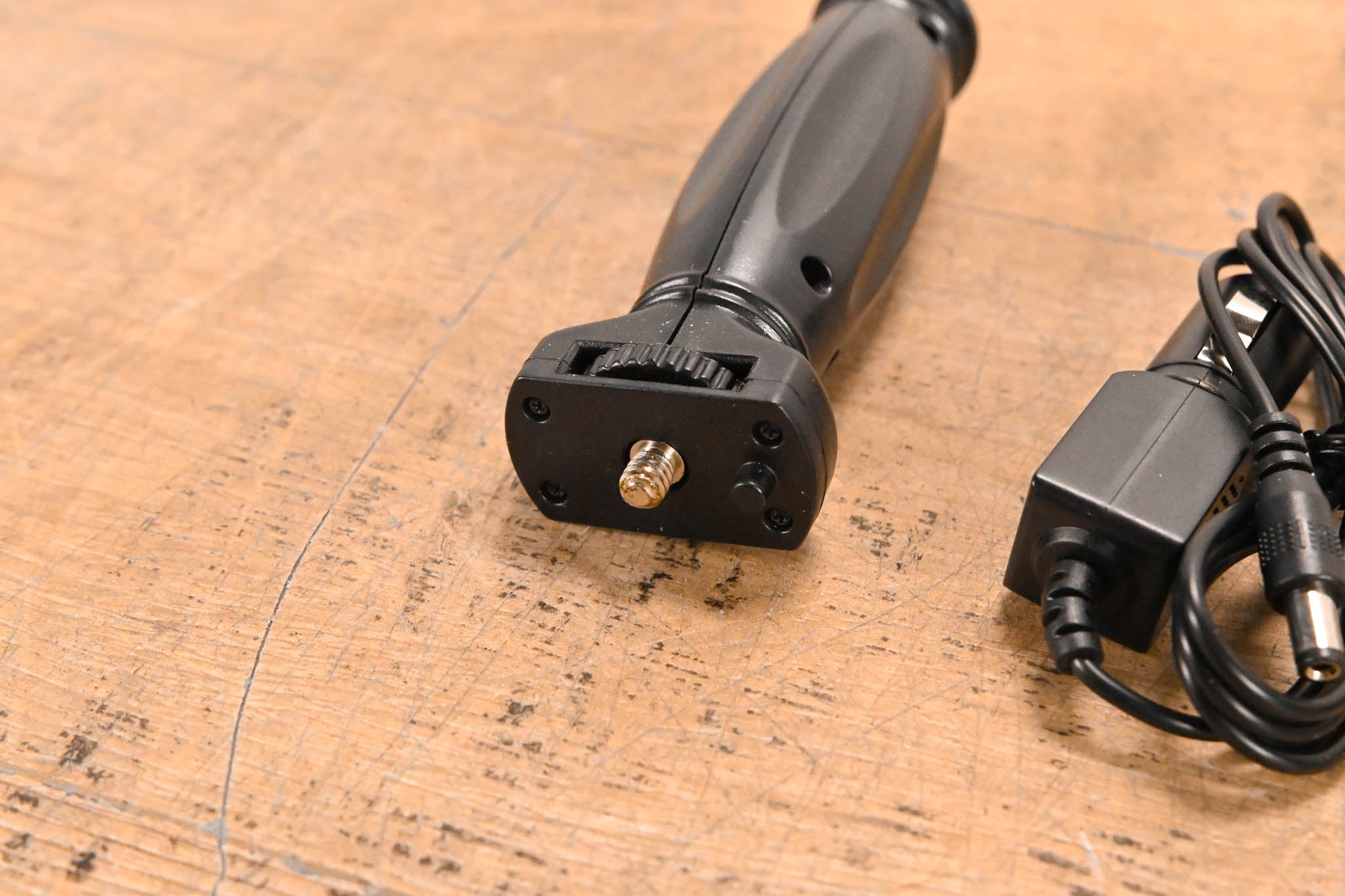 Ikan OYB240 Onyx 240 Bi-Color On-Camera LED Light w/ Accessories