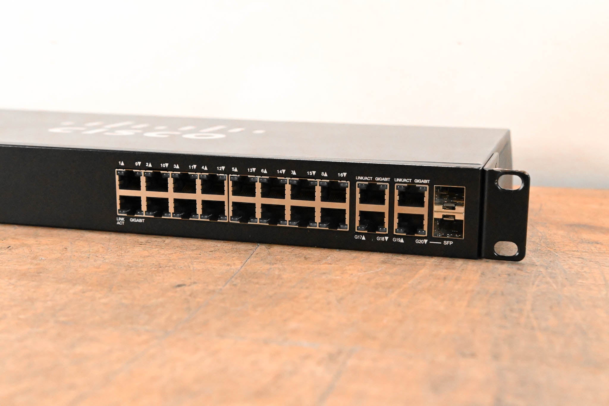 Cisco SG300-20 20-Port Gigabit Managed Switch