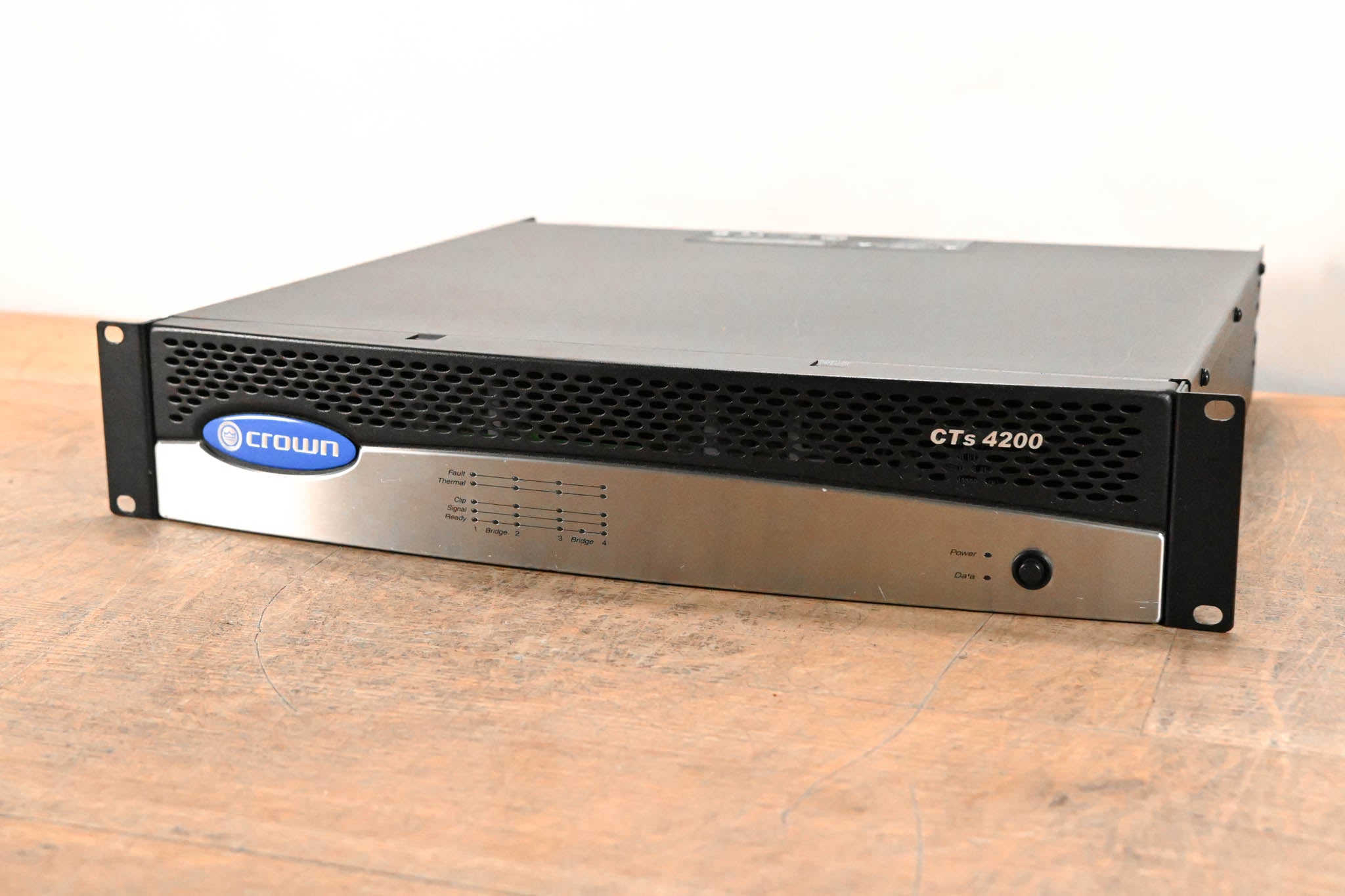 Crown CTs 4200 Four-Channel, 260W Power Amplifier