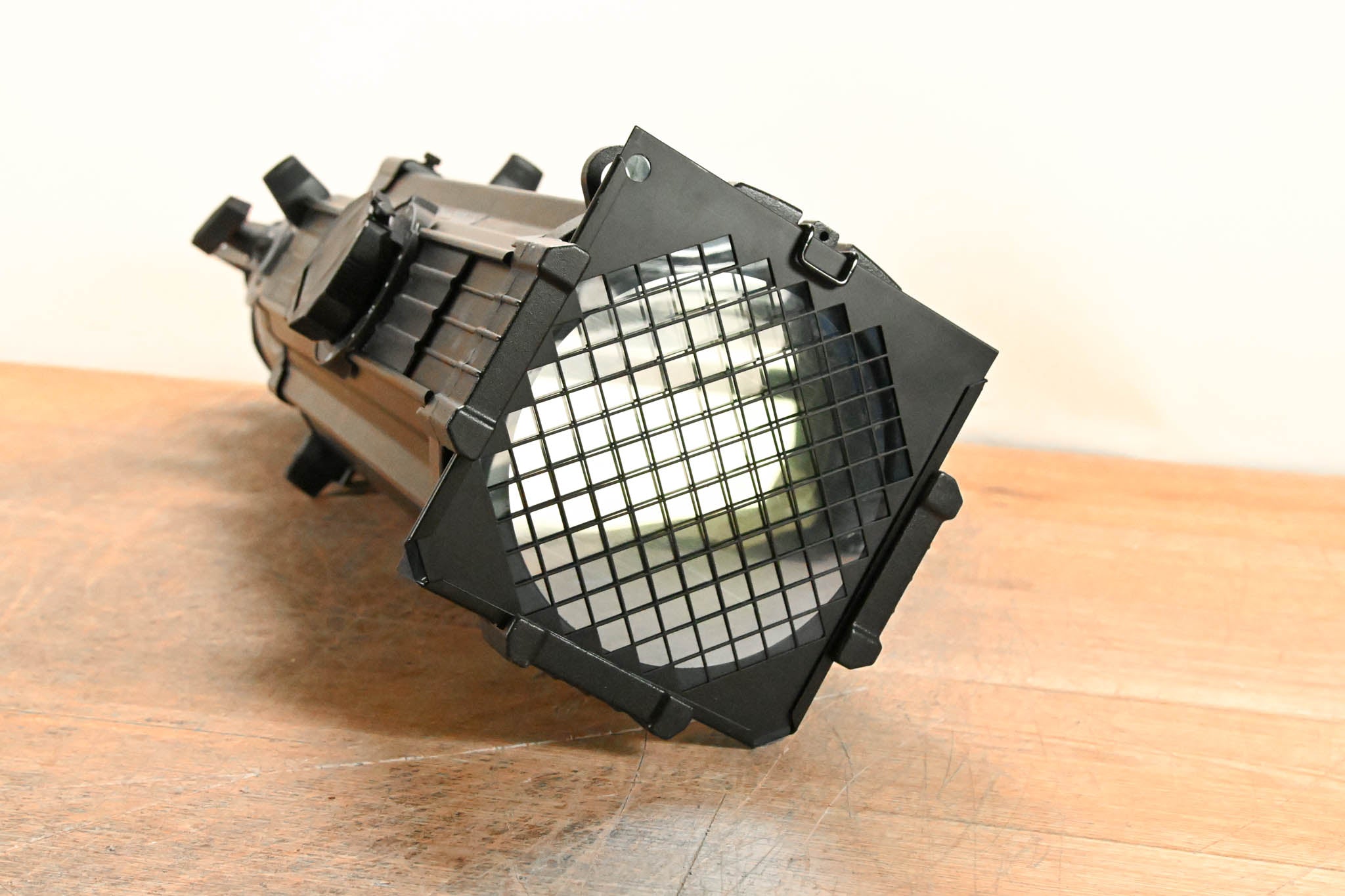 ETC Source Four Zoom 15-30 Degree 750 Ellipsoidal Light