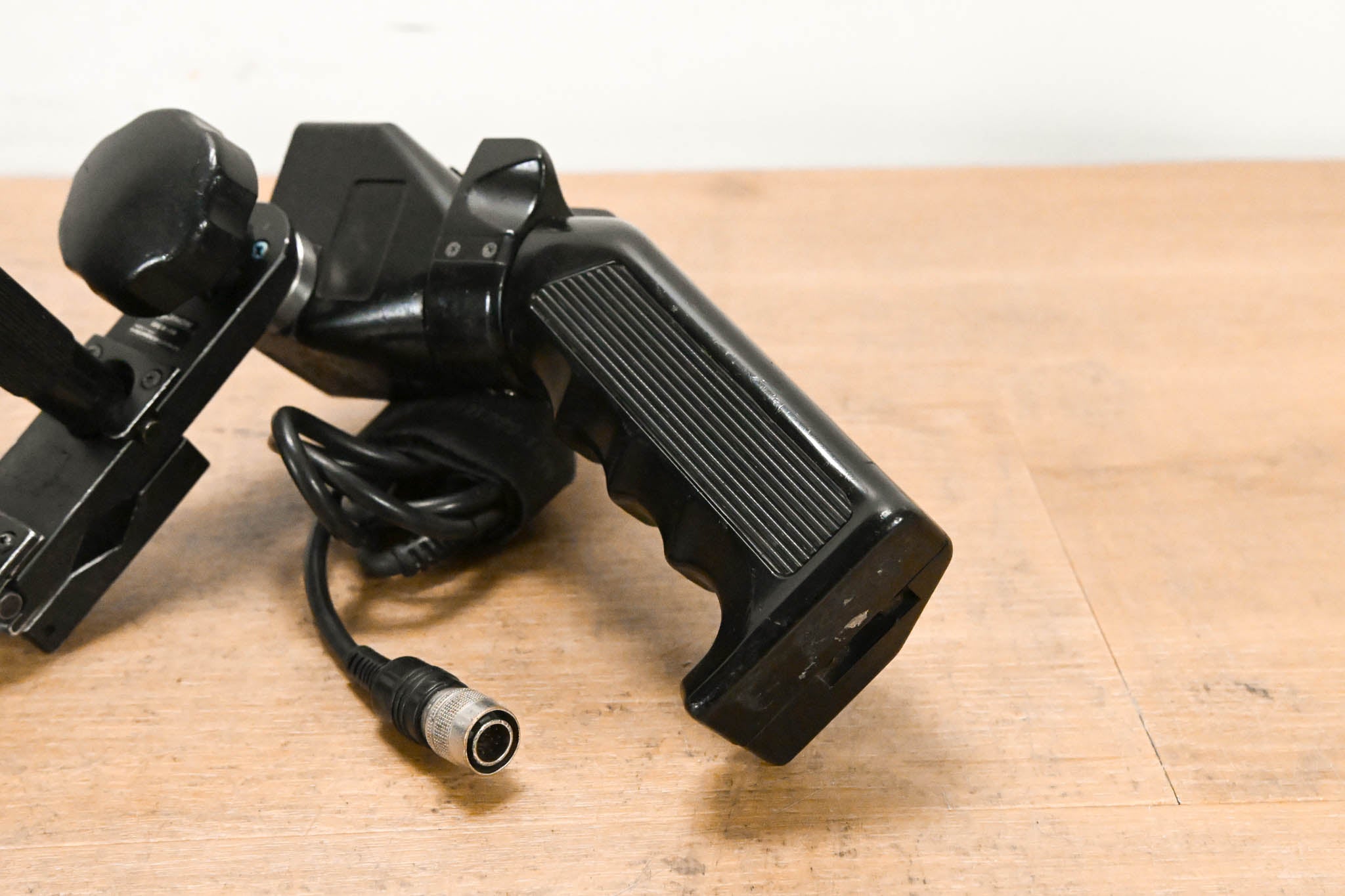 Fujinon SRD-51B Zoom Controller with MCA-1A Mounting Clamp