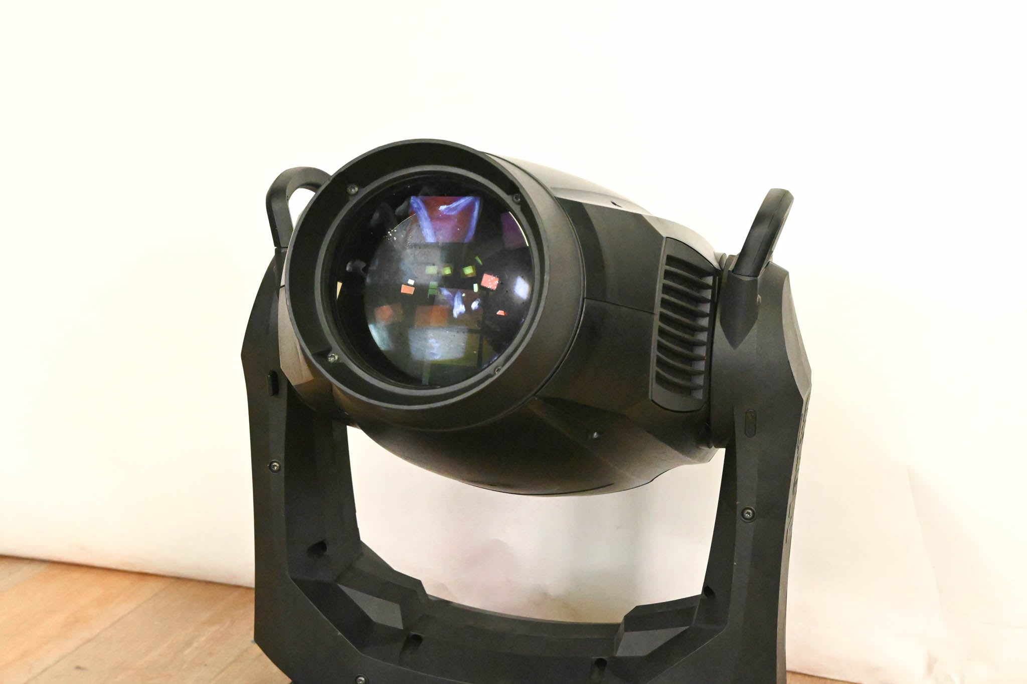 Martin MAC Viper Profile High Output Discharge-Based Moving Light