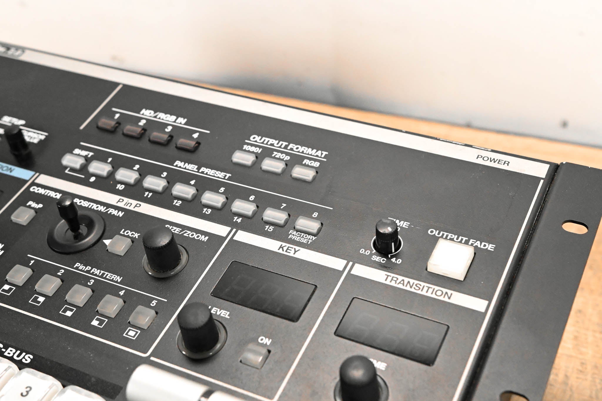 Roland V-440HD Multi-Format Video Mixer and Switcher (VERSION 2)