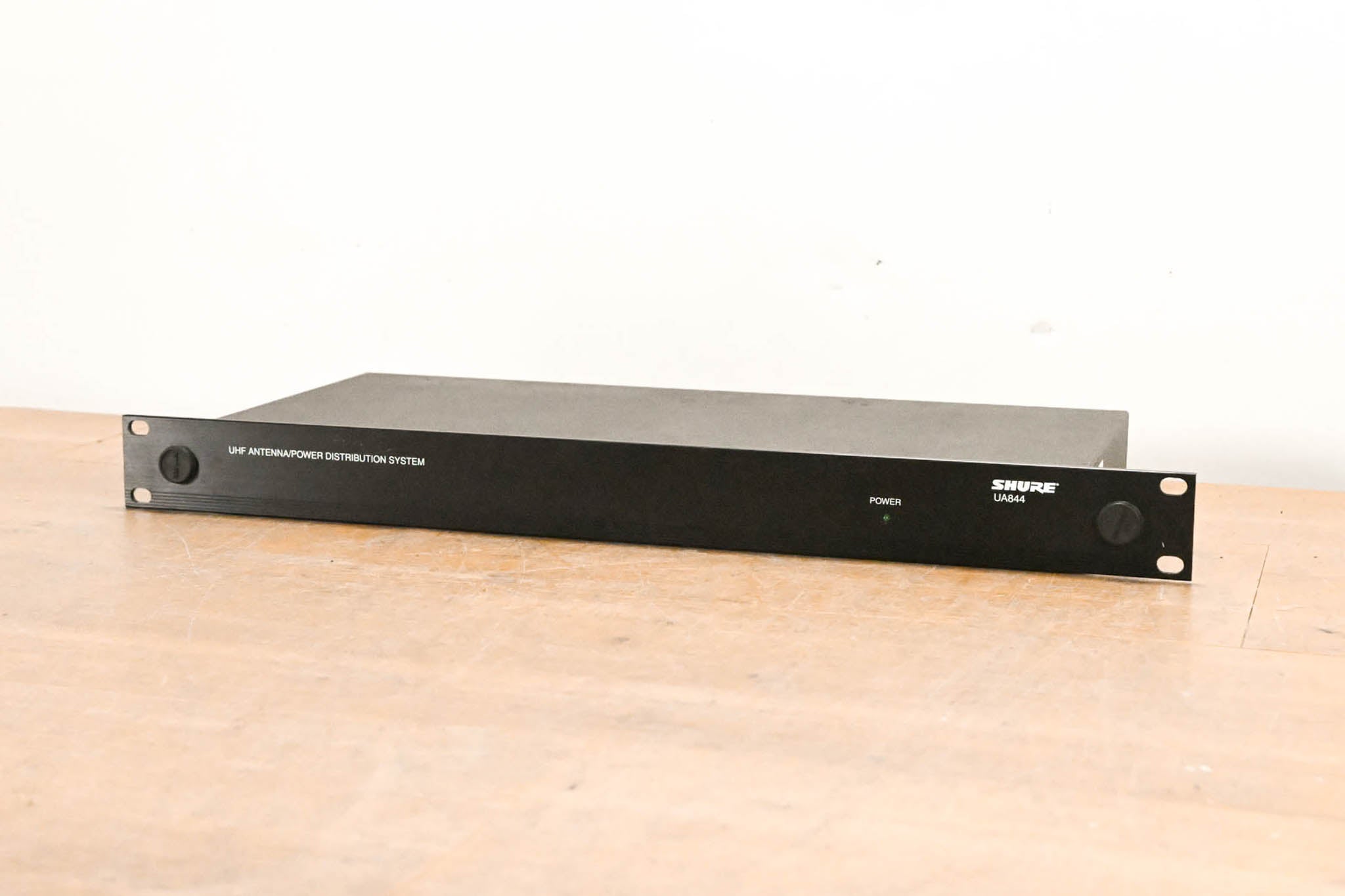 Shure UA844US Wideband UHF Antenna and Power Distributor (NO PSU)