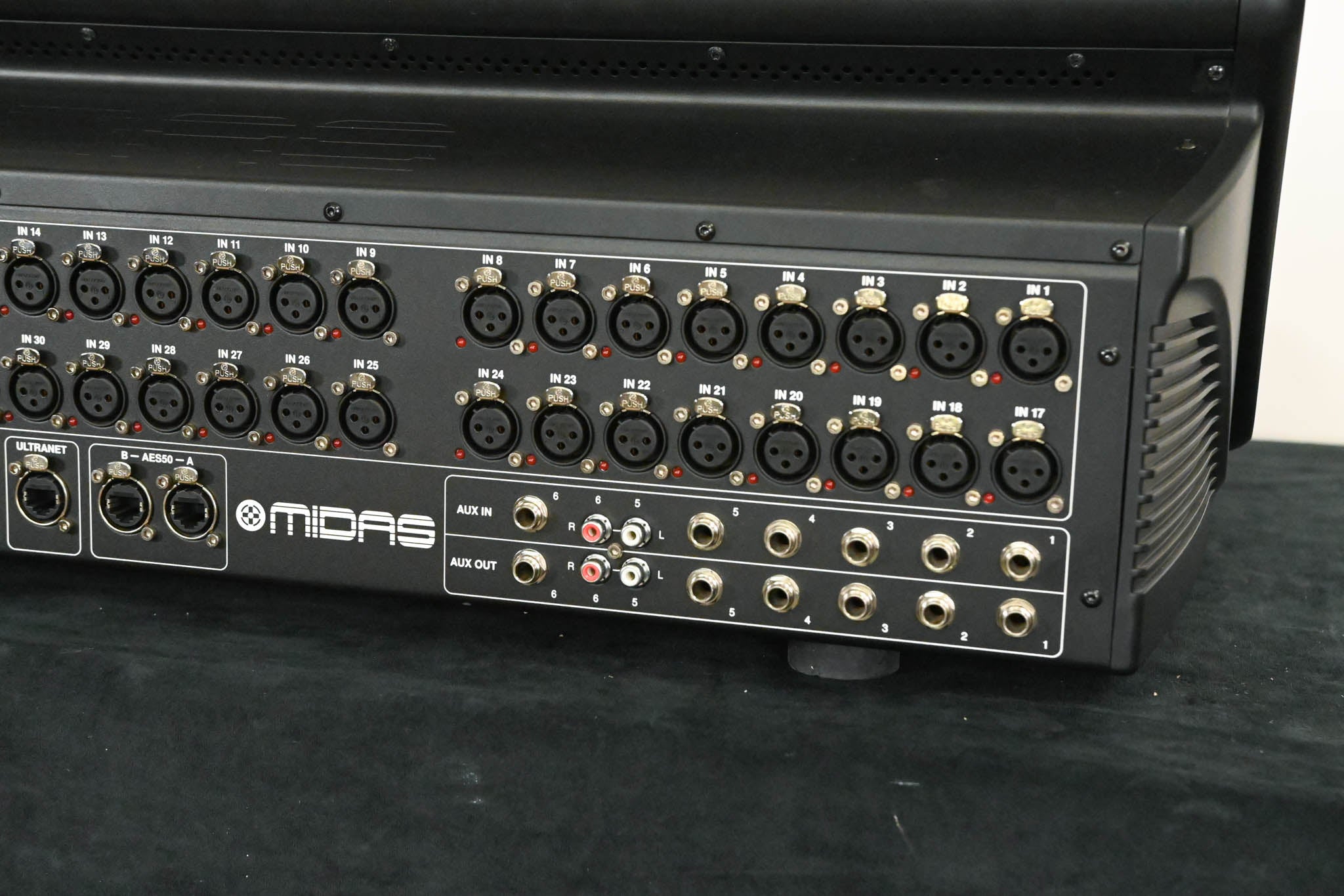 Midas M32 40-Channel Digital Audio Mixing Console