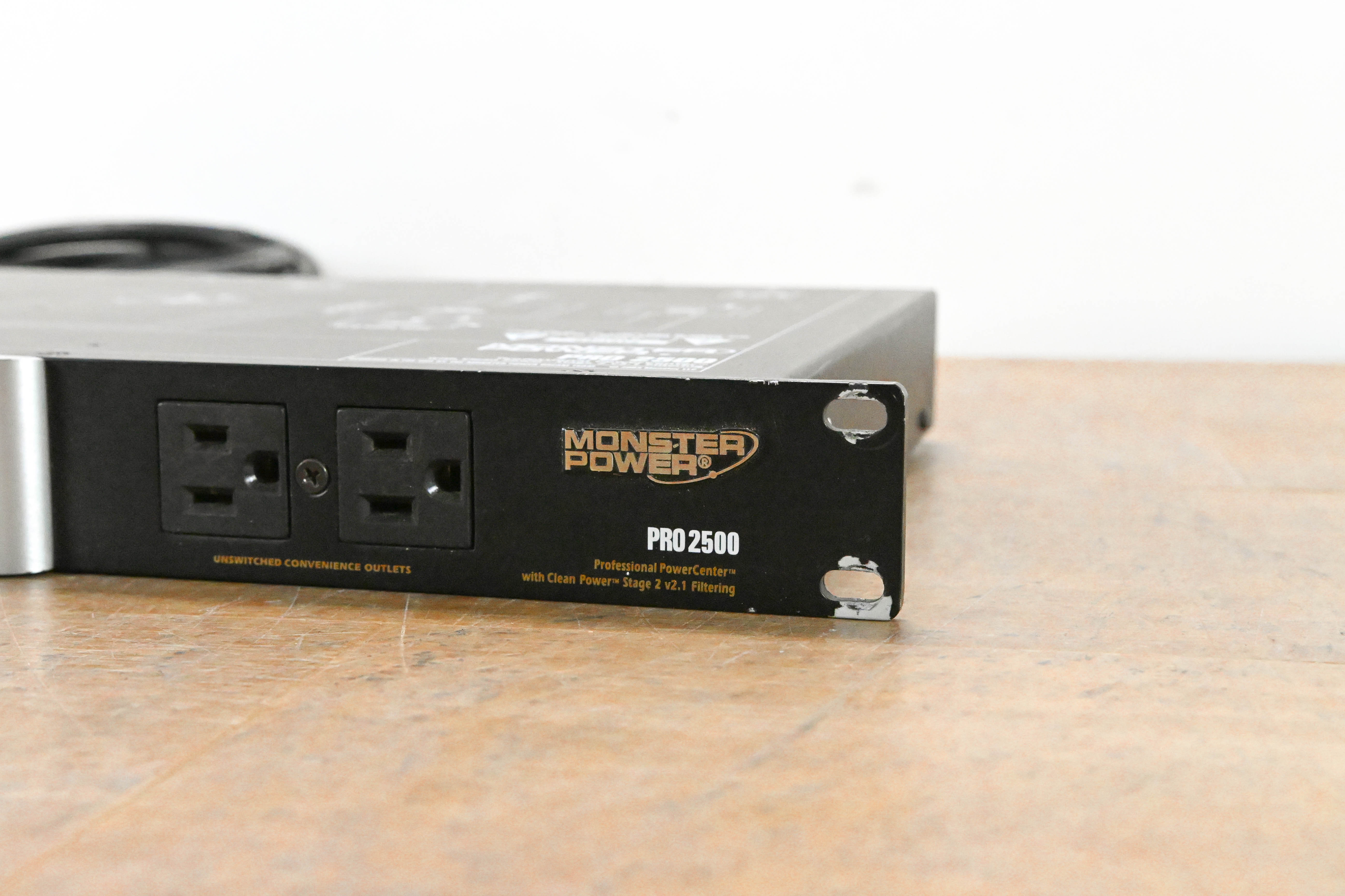 Monster Power PRO 2500 PowerCenter 10-Outlet Power Conditioner