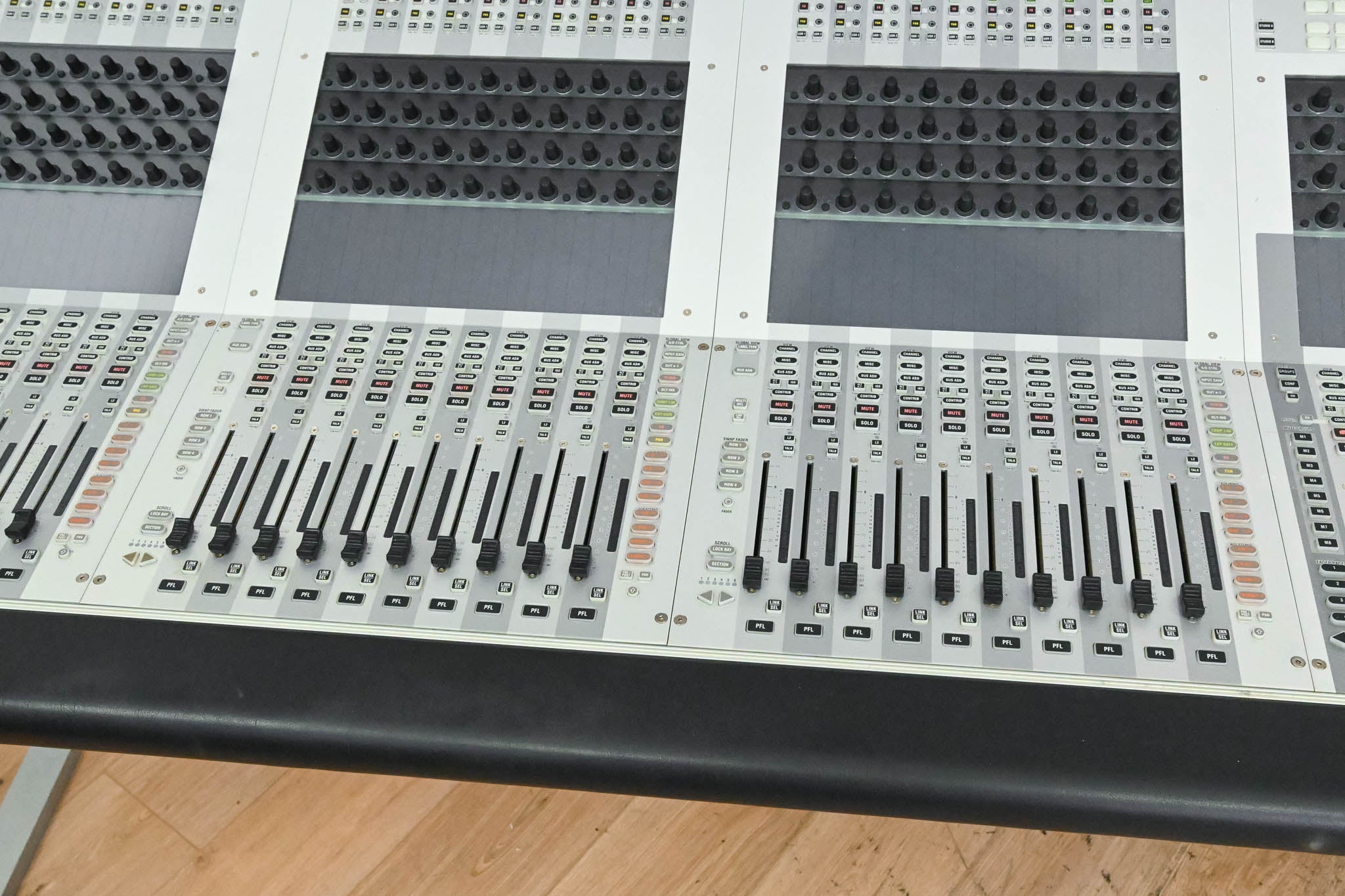 Studer Vista 9 M2 QS Digital Audio Mixing Console