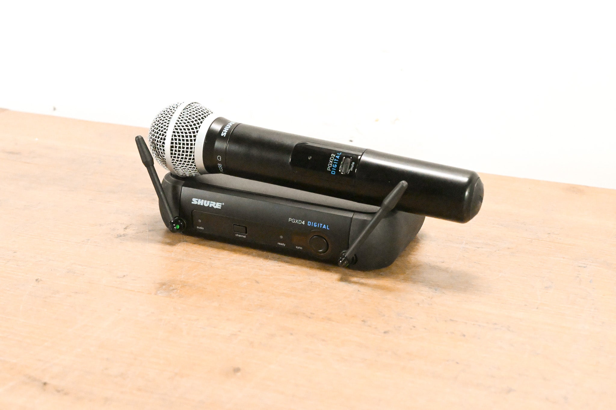 Shure PGXD24/PG58-X8 Digital Wireless Handheld System - X8 Band (NO PSU)