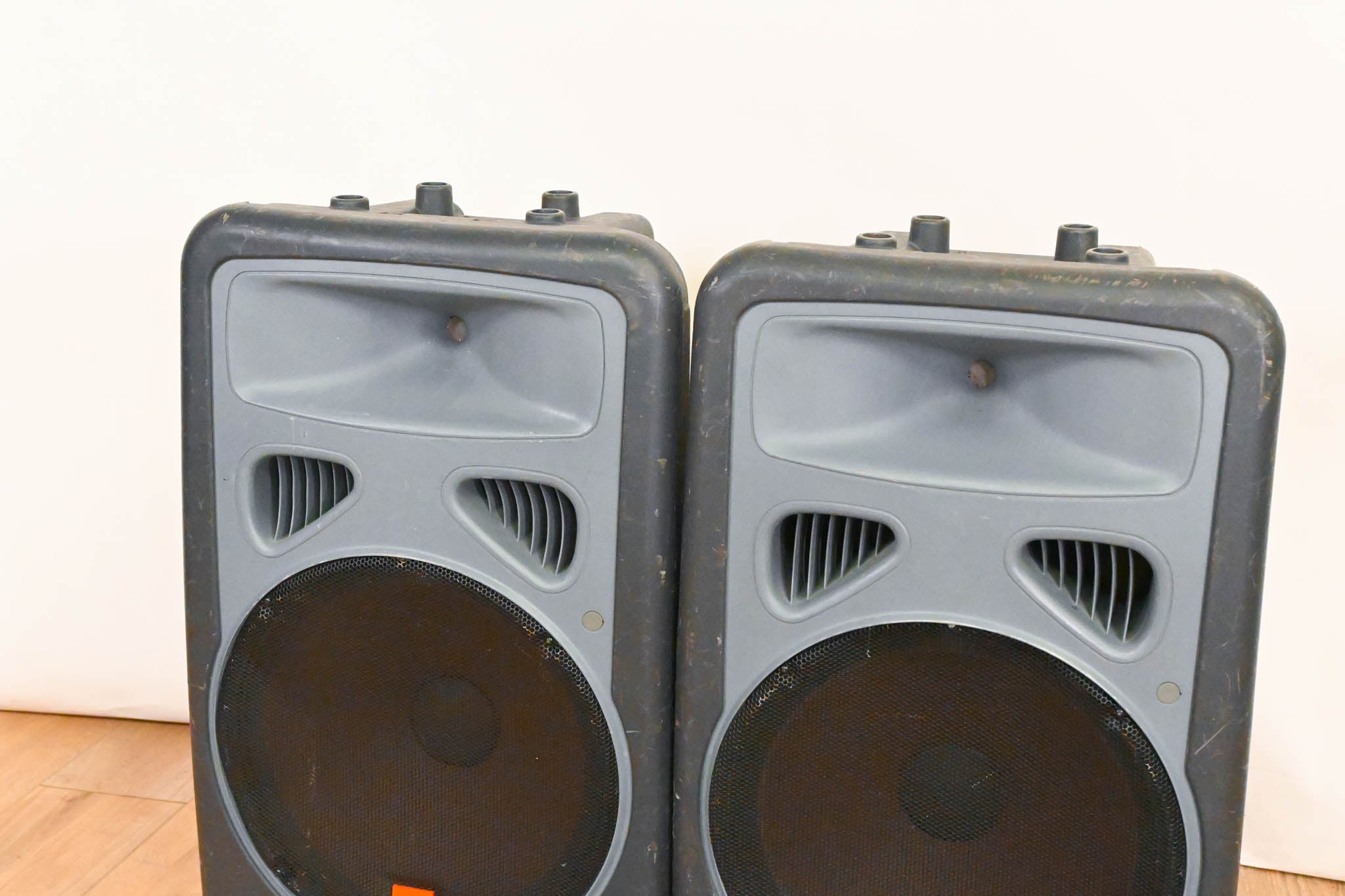JBL EON15 15″ 2-Way Passive Loudspeaker/Stage Monitor (PAIR)