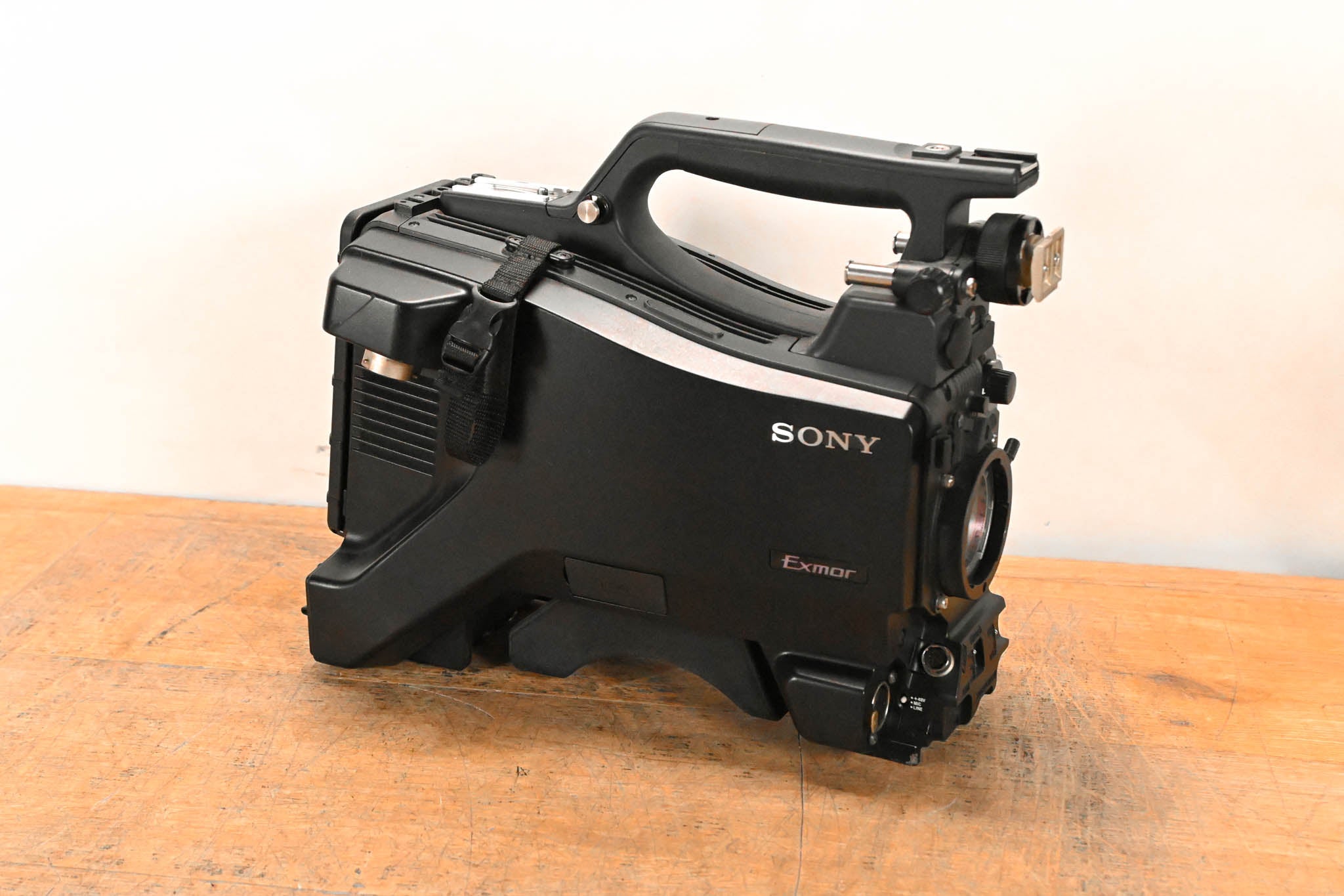 Sony HXC-D70 HD/SD Studio Camera