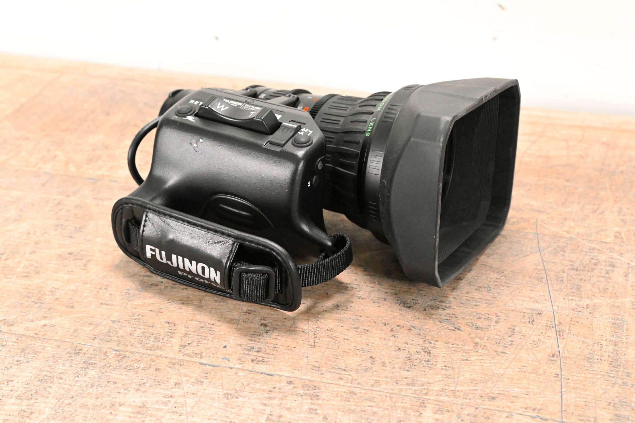 Fujinon Th17x5BRMU Broadcast Zoom Lens - 1:1.4/5-85mm