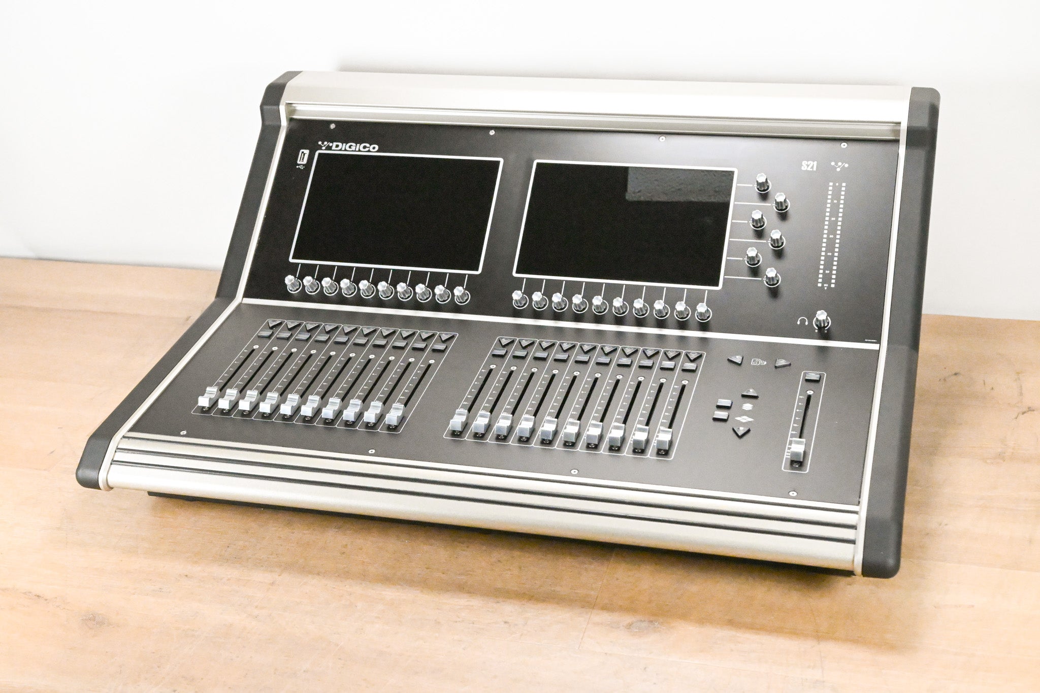 DiGiCo S21 48-Channel Digital Audio Mixing Console