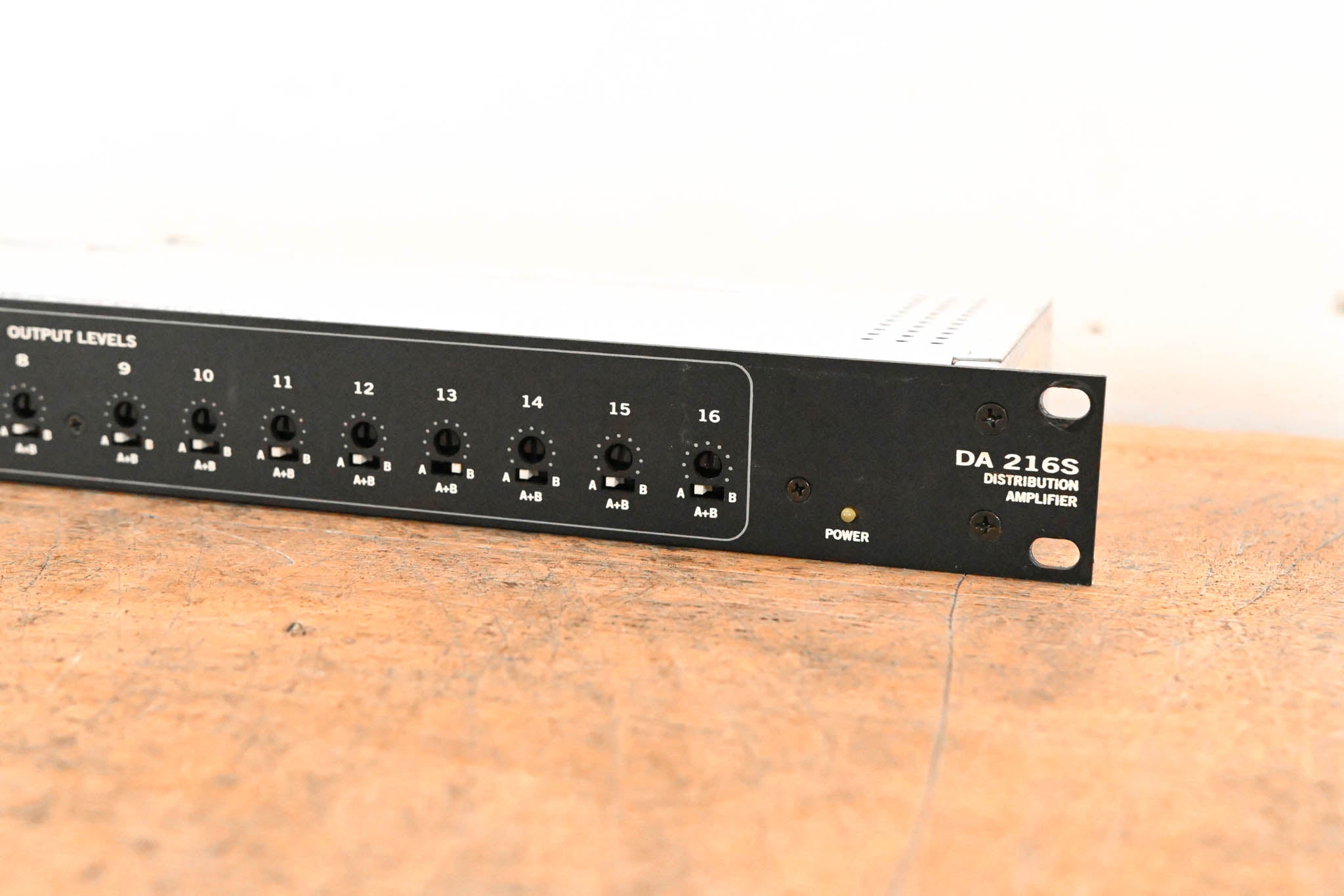 Rane DA216S 2-Input, 16-Output Distribution Line Amplifier