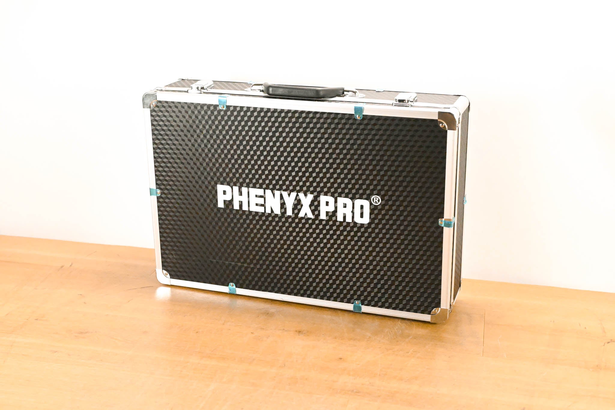 Phenyx Pro PAS-225X Antenna Distribution System Bundle for UHF Systems