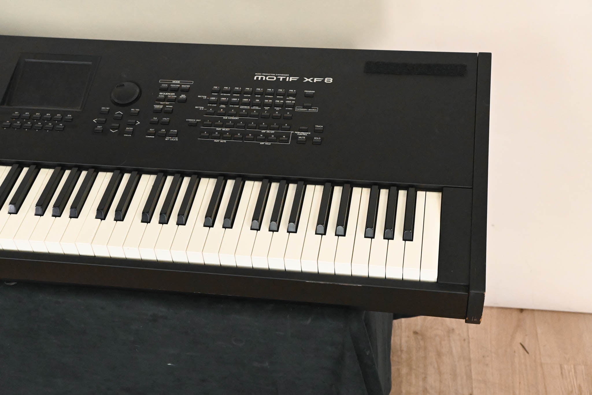 Yamaha MOTIF XF8 88-Key Workstation Keyboard