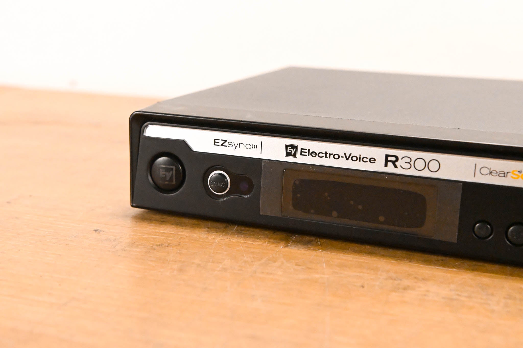 Electro-Voice (EV) R-300 Receiver w/ BP-300 Bodypack - Band C (NO PSU)