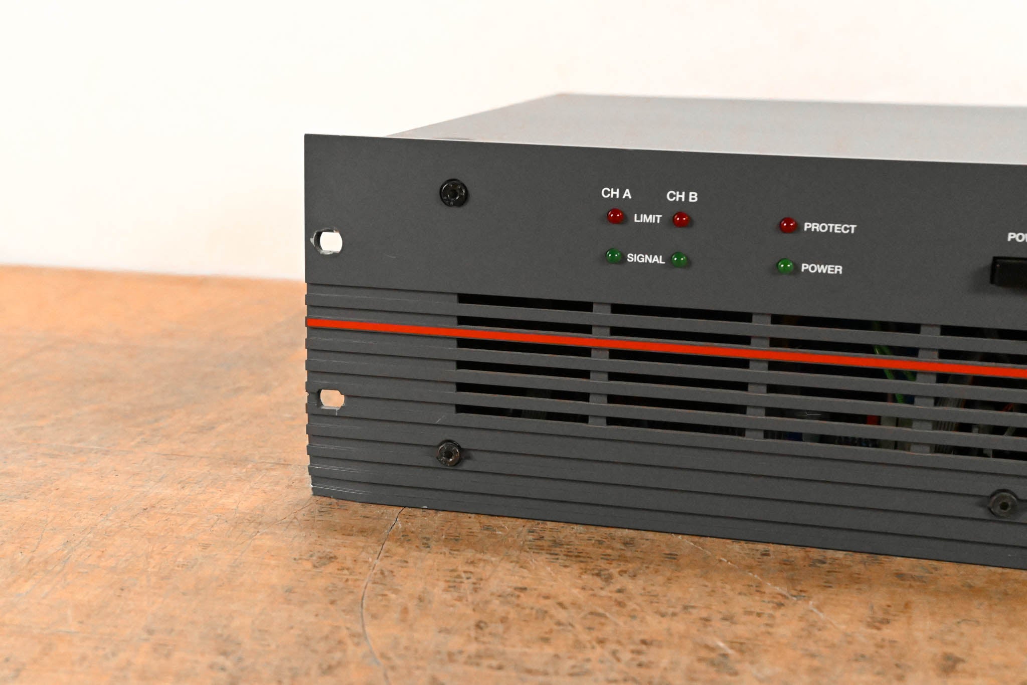 Electro-Voice (EV) Q44 Two-Channel Power Amplifier