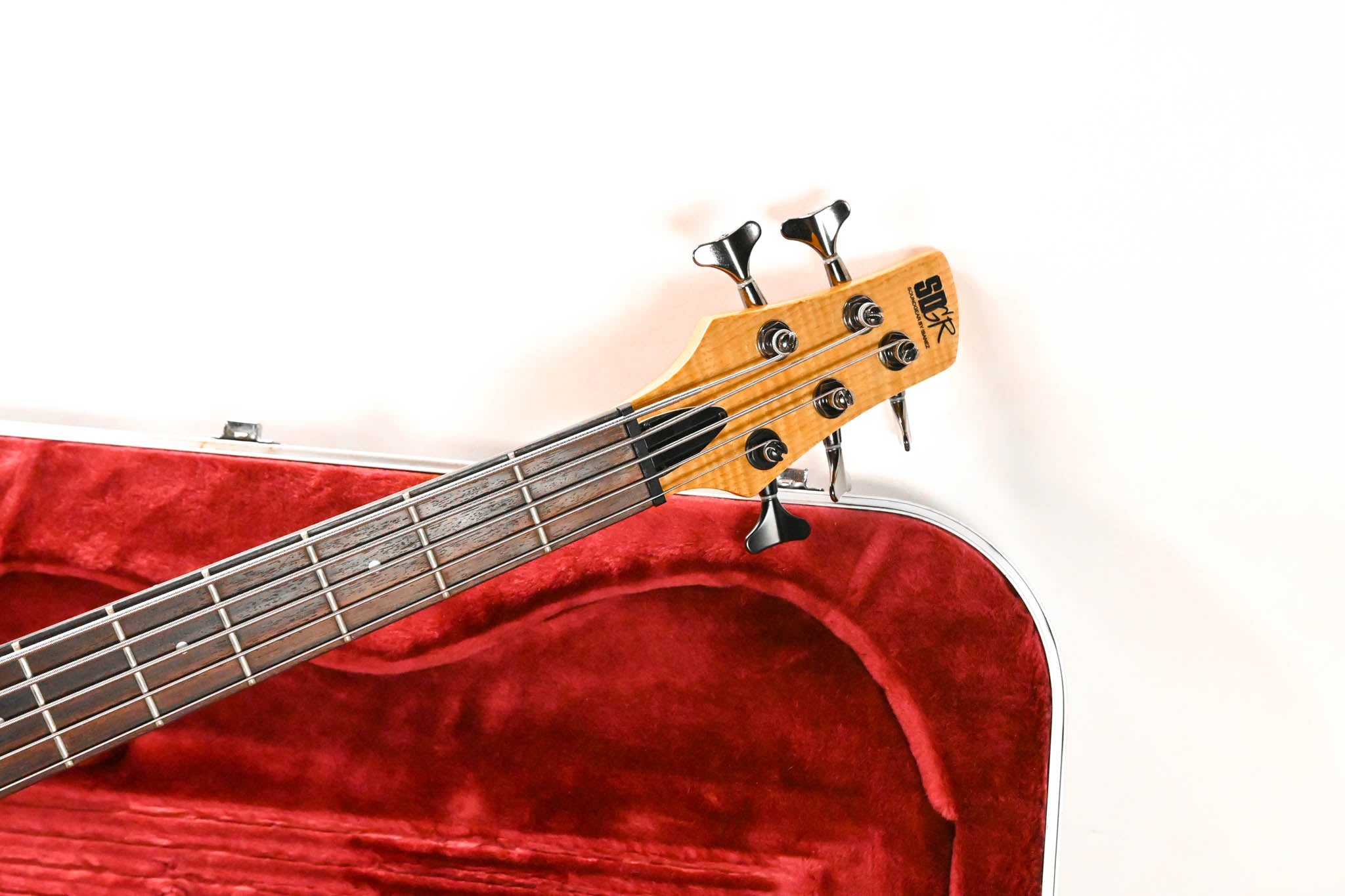 Ibanez SOUNDGEAR SRX705 5 String Standard Bass Guitar w/ Hard Case