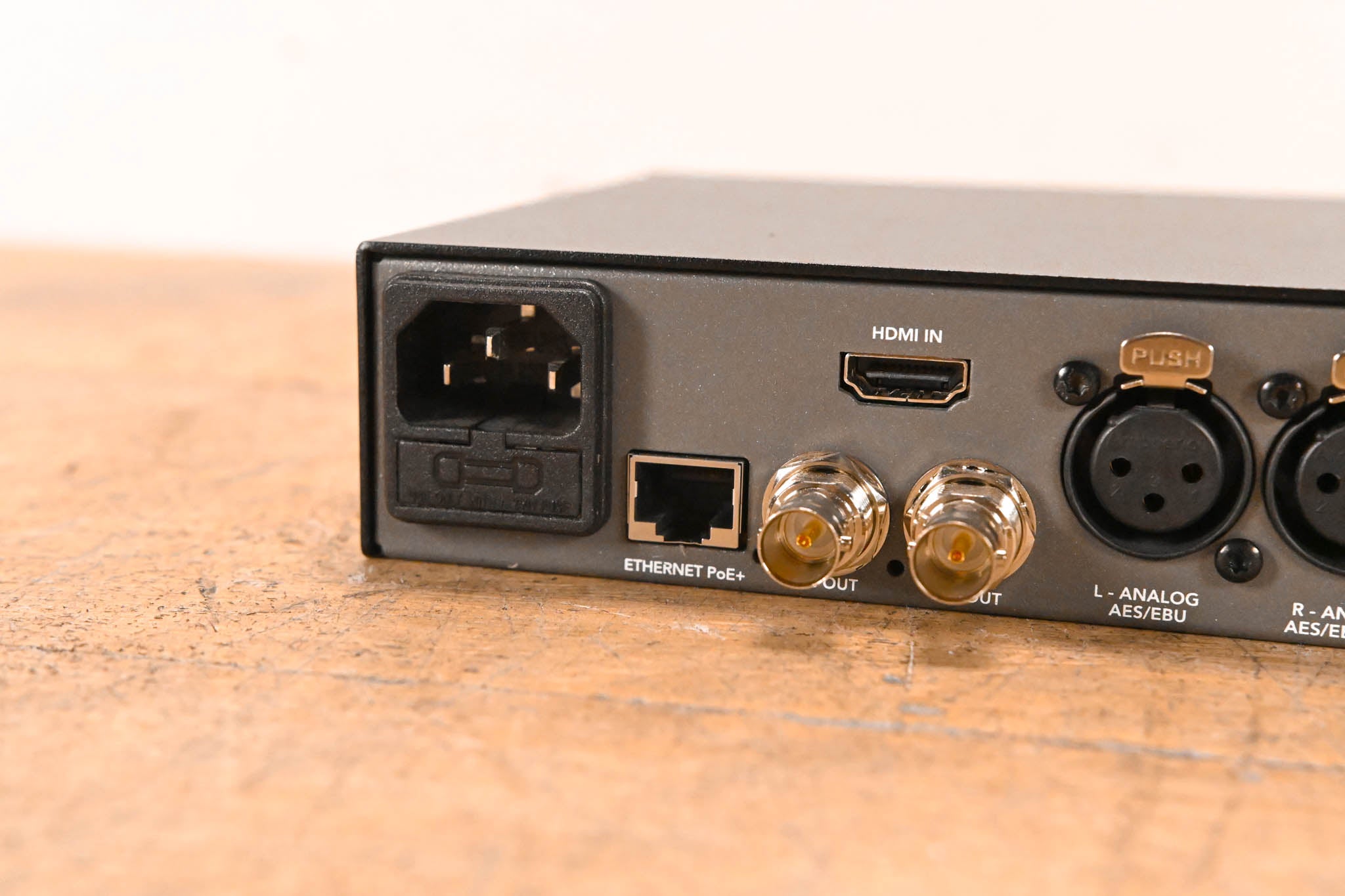 Blackmagic Design Teranex Mini HDMI to SDI 12G w/ Smart Panel