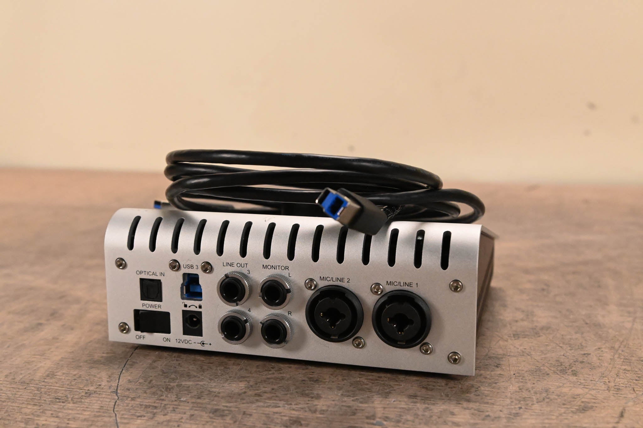 Universal Audio Apollo Twin USB UAD-2 DUO Core (NO POWER SUPPLY)