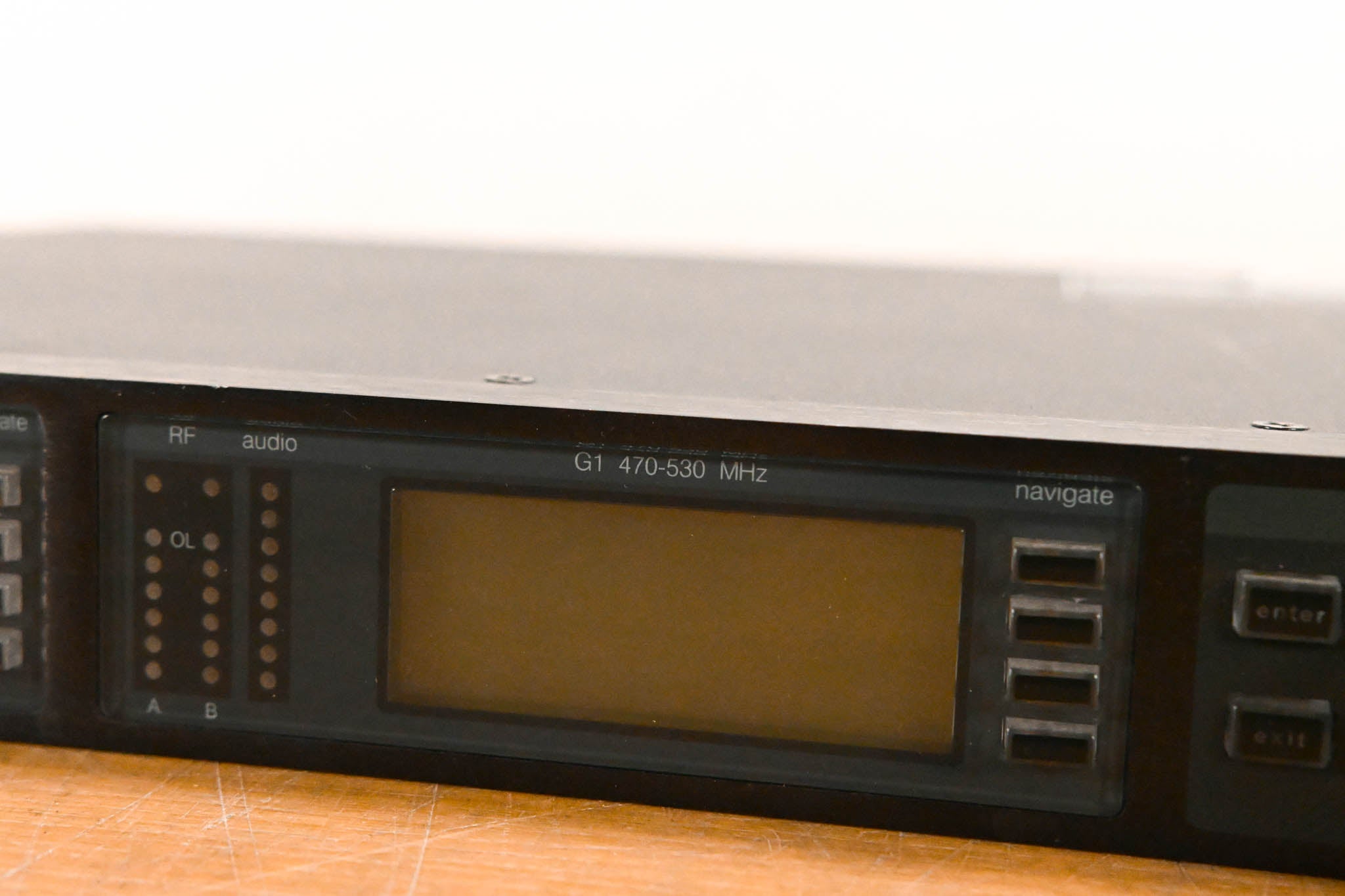 Shure UR4D Dual Wireless Receiver with one UR1 Bodypack - G1
