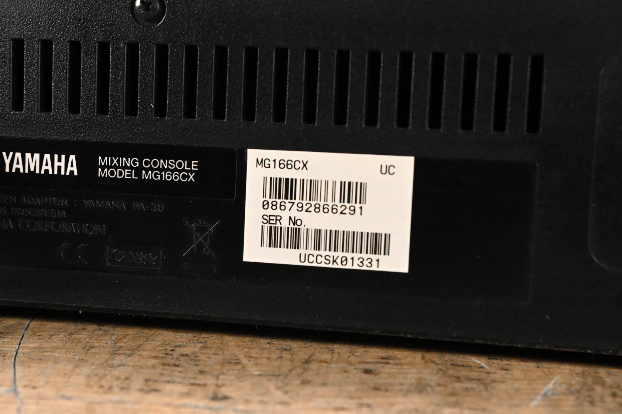 Yamaha MG166CX 16-Channel, 6-Bus Analog Mixer