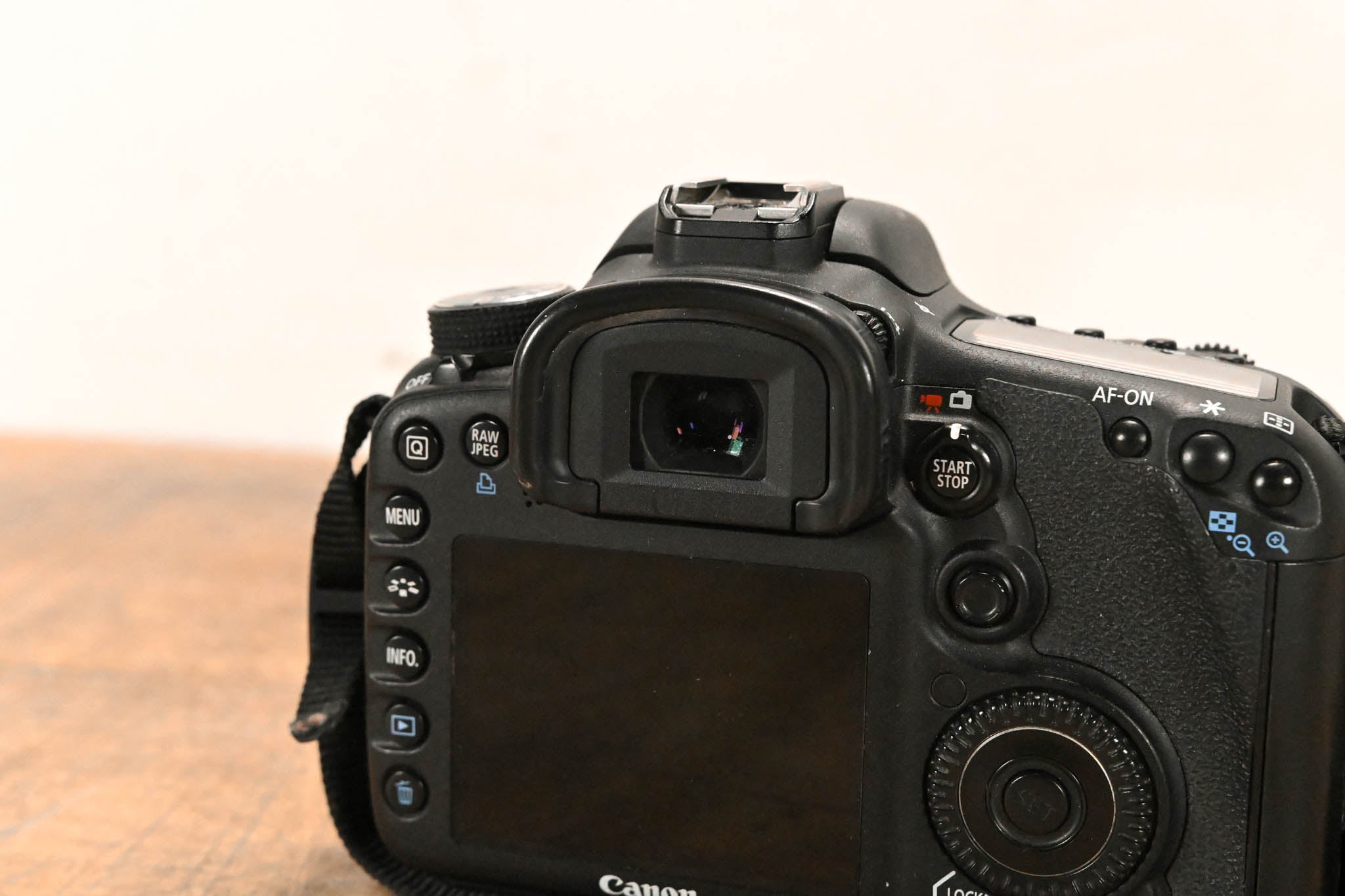 Canon EOS 7D DSLR Camera Body