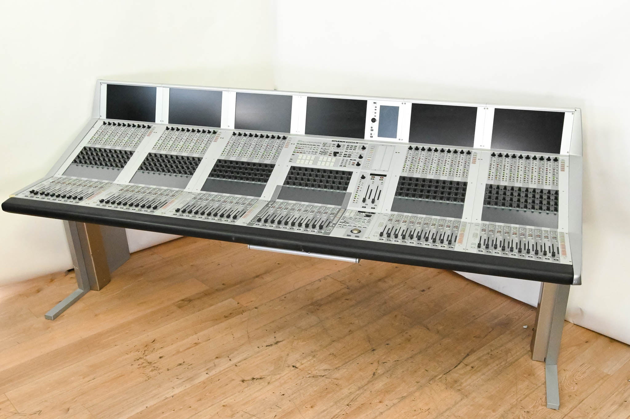 Studer Vista 9 M2 QS Digital Audio Mixing Console