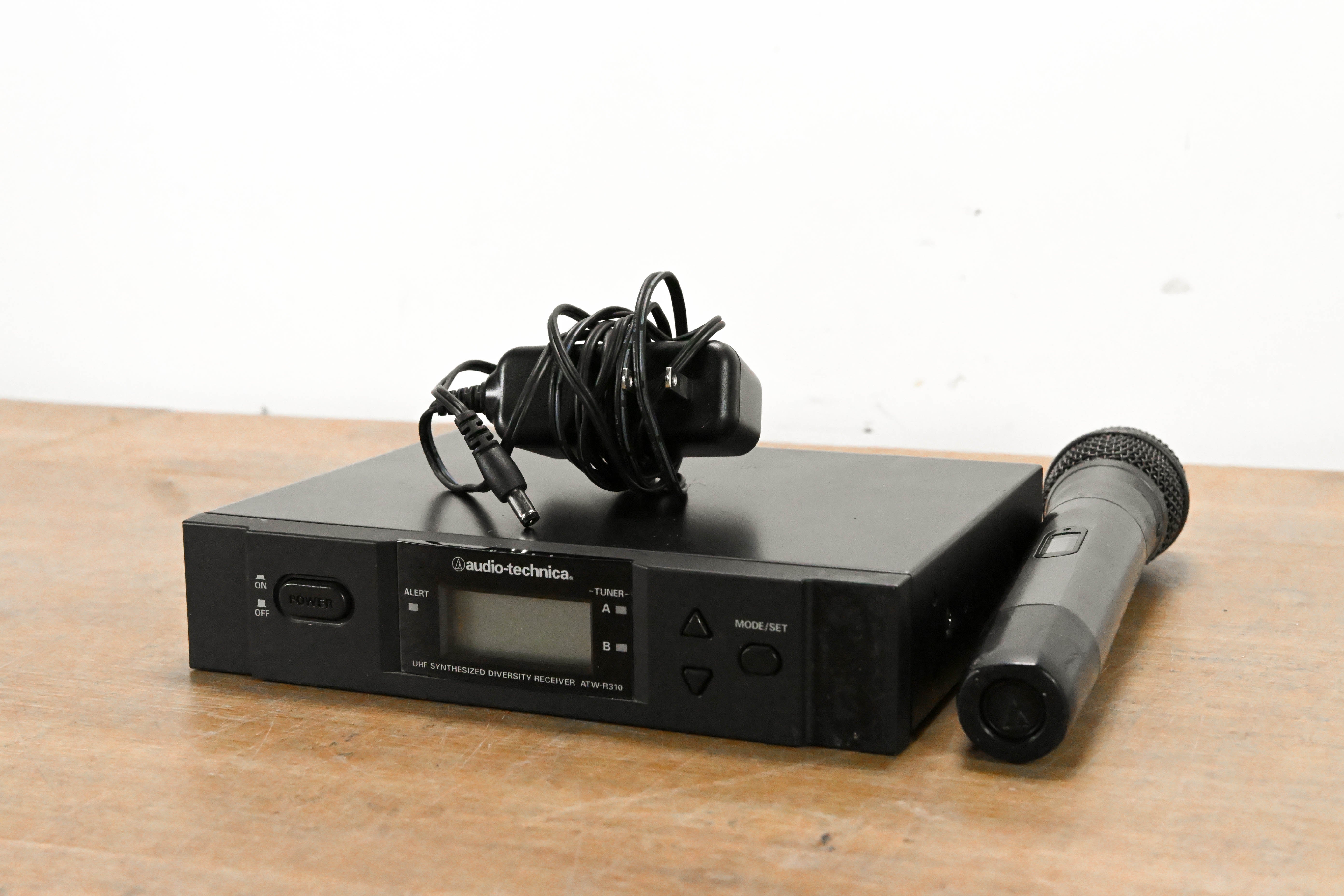 Audio-Technica ATW-R310 Wireless Receiver w/ ATW-T341 Mic - 541-566 MHz