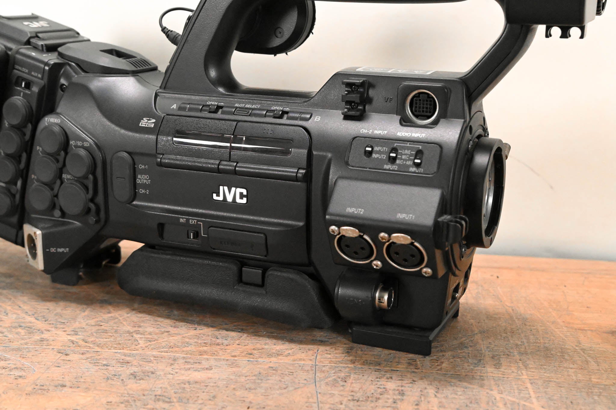 JVC GY-HM790CHU ProHD ENG / Studio Camera