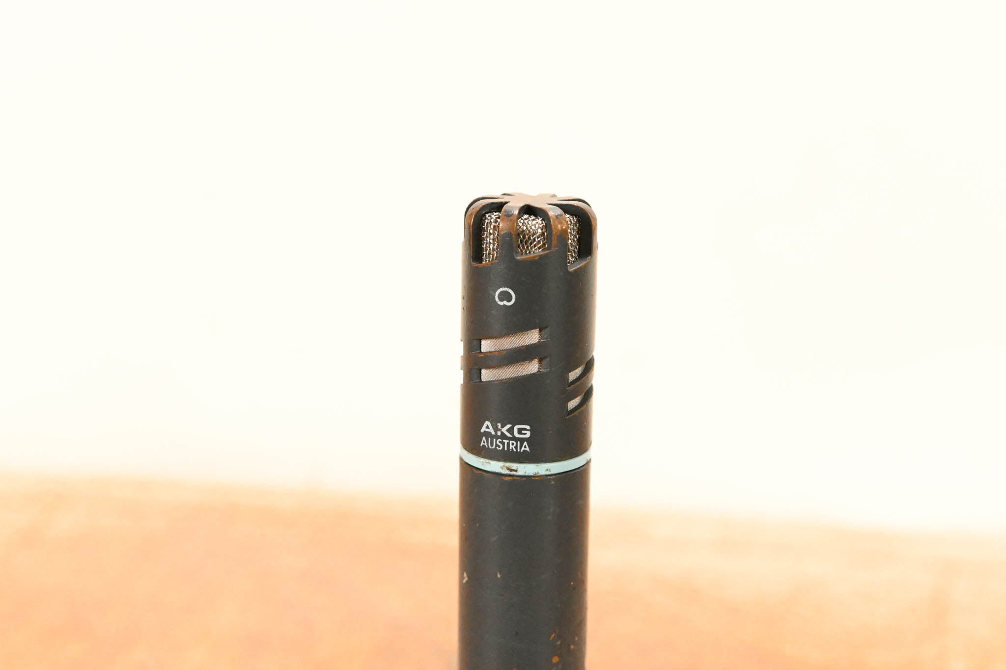 AKG SE300 B Condenser Instrument Microphone with CK91 Cardioid Capsule