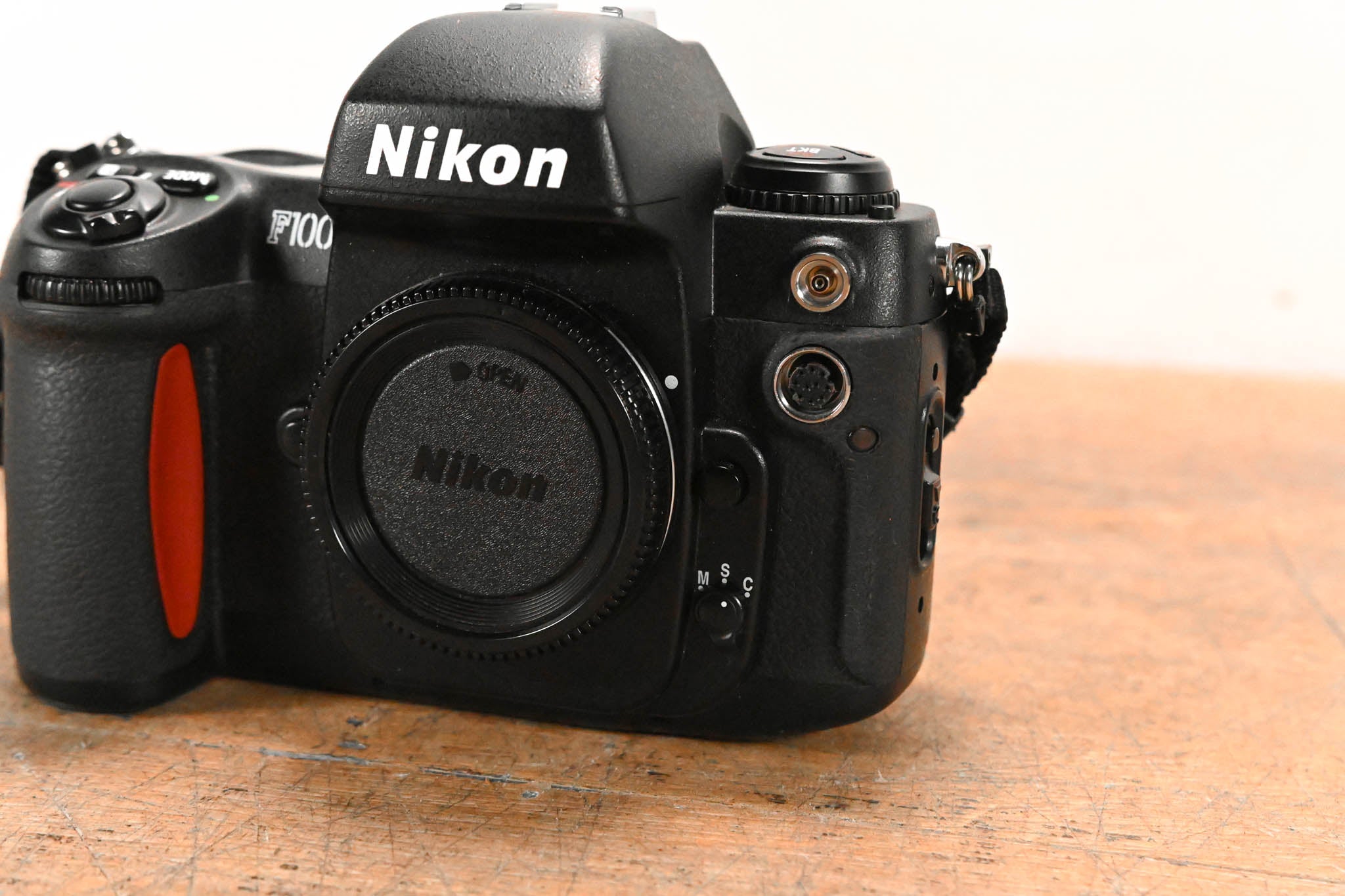 Nikon F100 Black 35mm SLR Film Camera Body with Strap