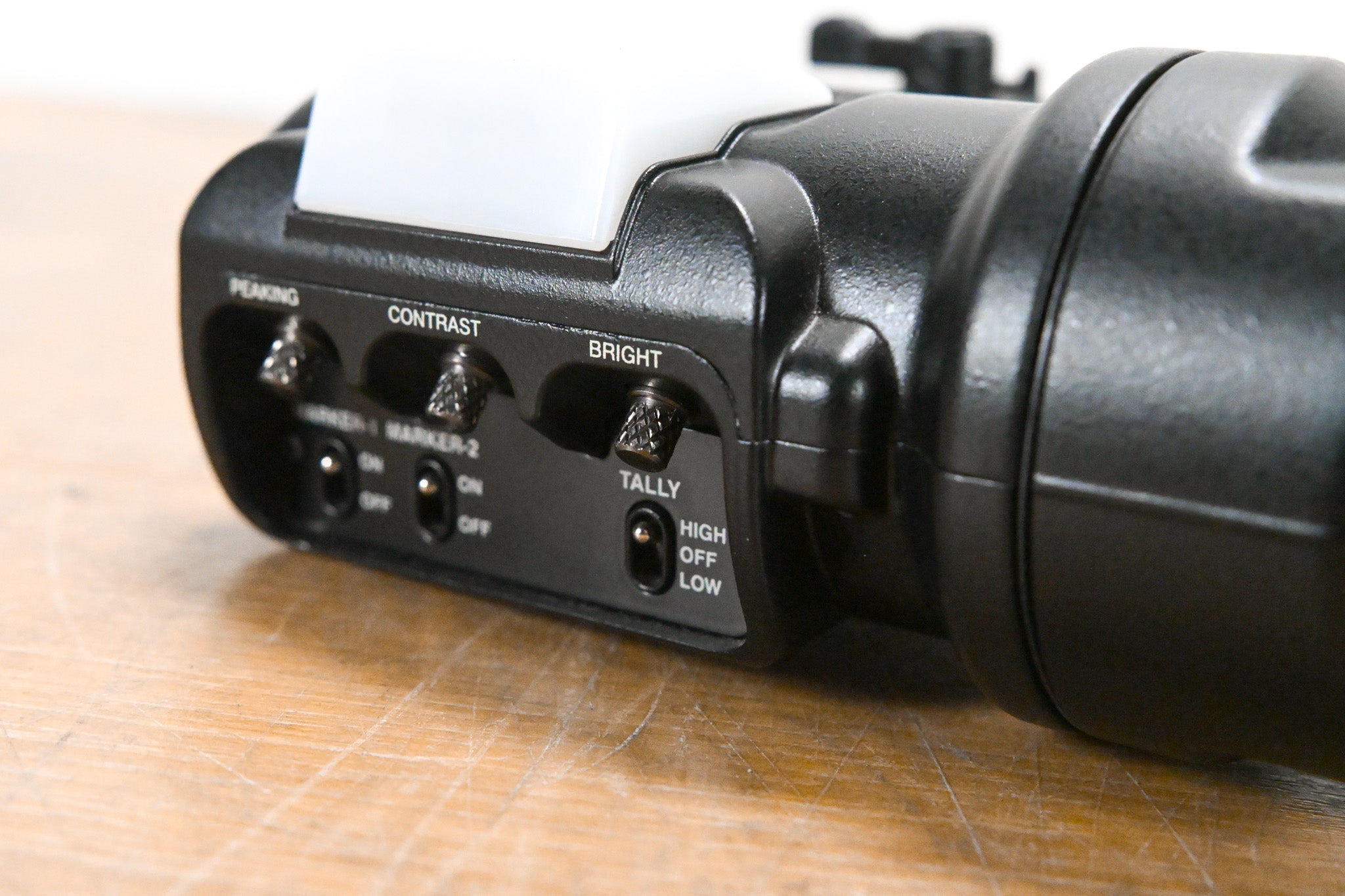 Hitachi VF-402 2″ B&W CRT ENG Viewfinder
