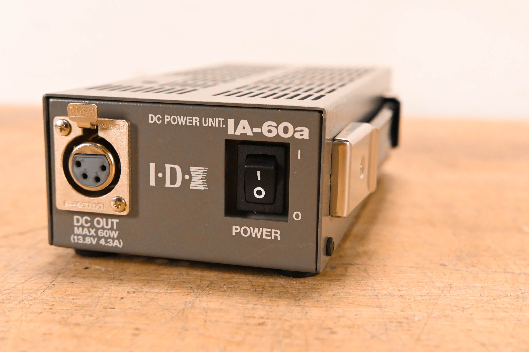 IDX System Technology IA-60a Single-Channel DC Power Supply