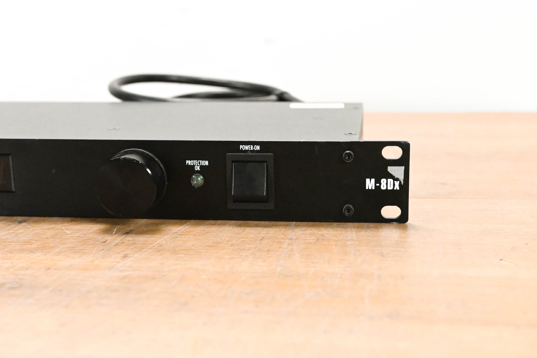 Furman M-8Dx 9-Outlet Power Conditioner