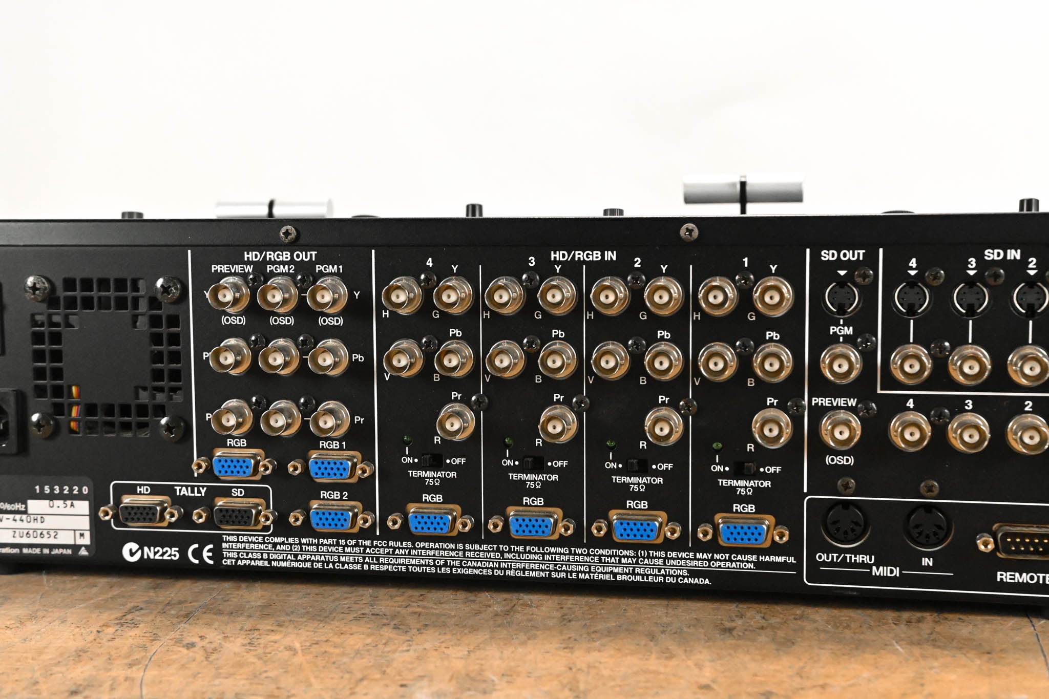 Roland V-440HD Multi-Format Video Mixer and Switcher (VERSION 2)