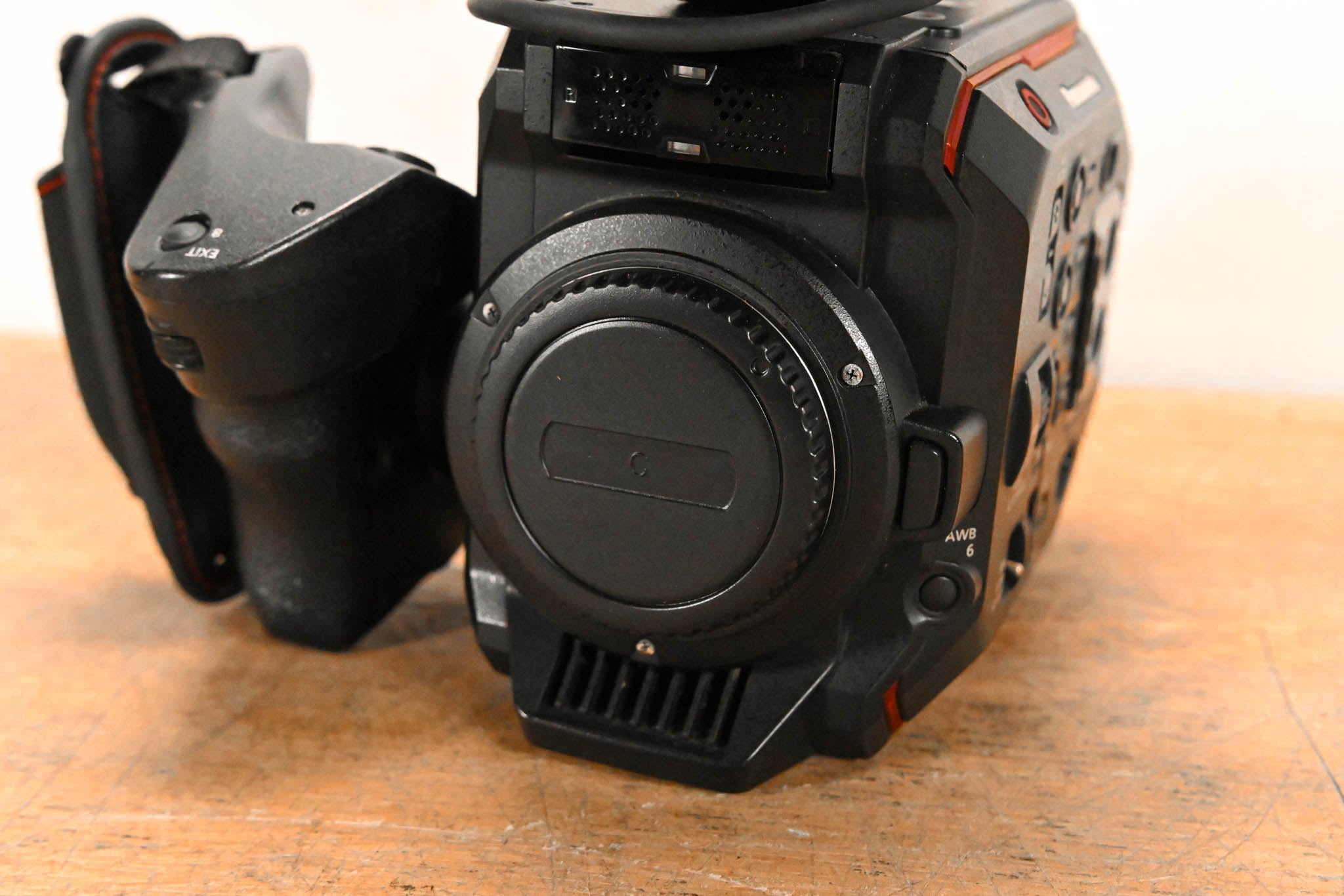 Panasonic AU-EVA1 Compact 5.7K Super 35mm Cinema Camera