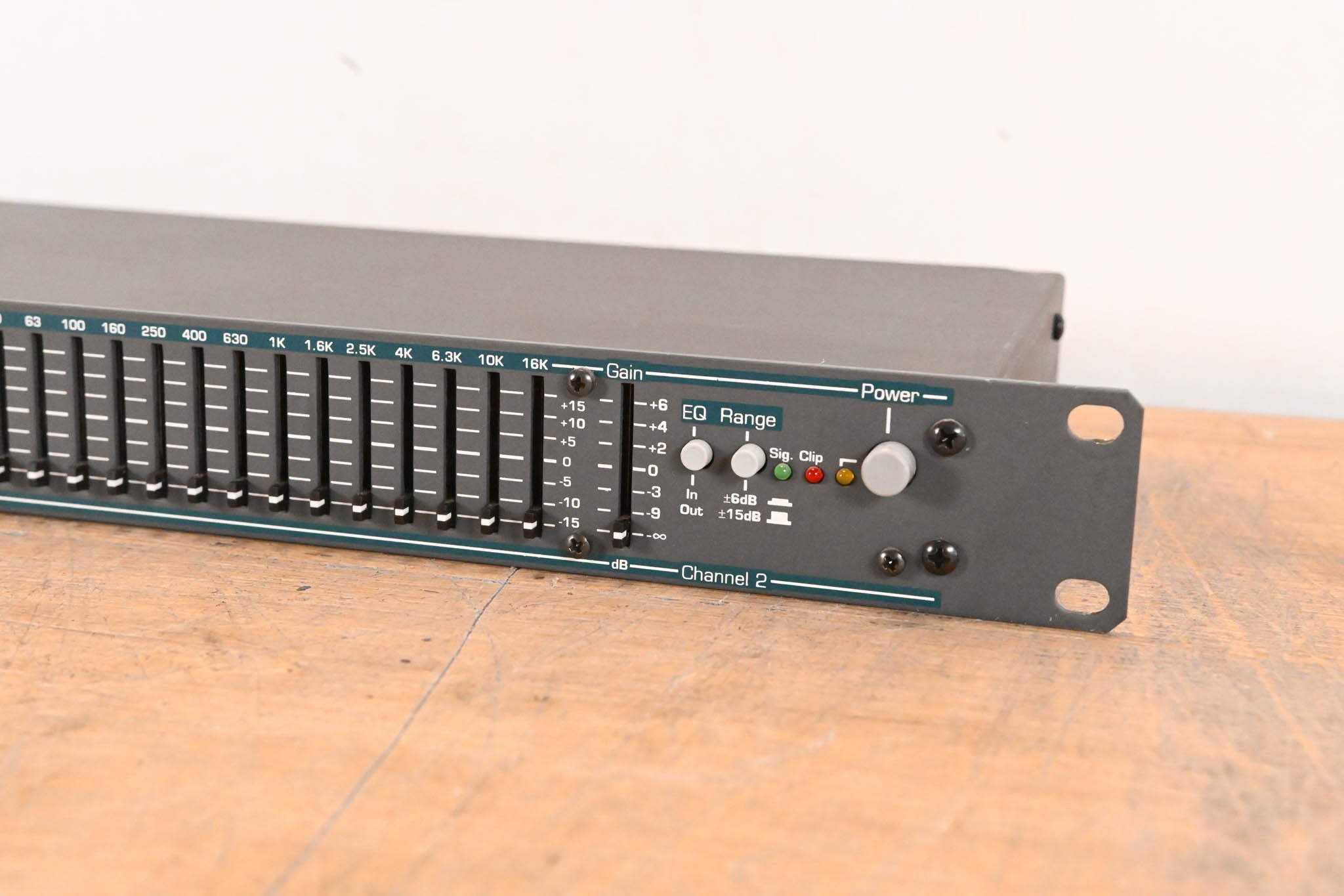 Ashly MQX-2150 Stereo 15-Band Graphic Equalizer