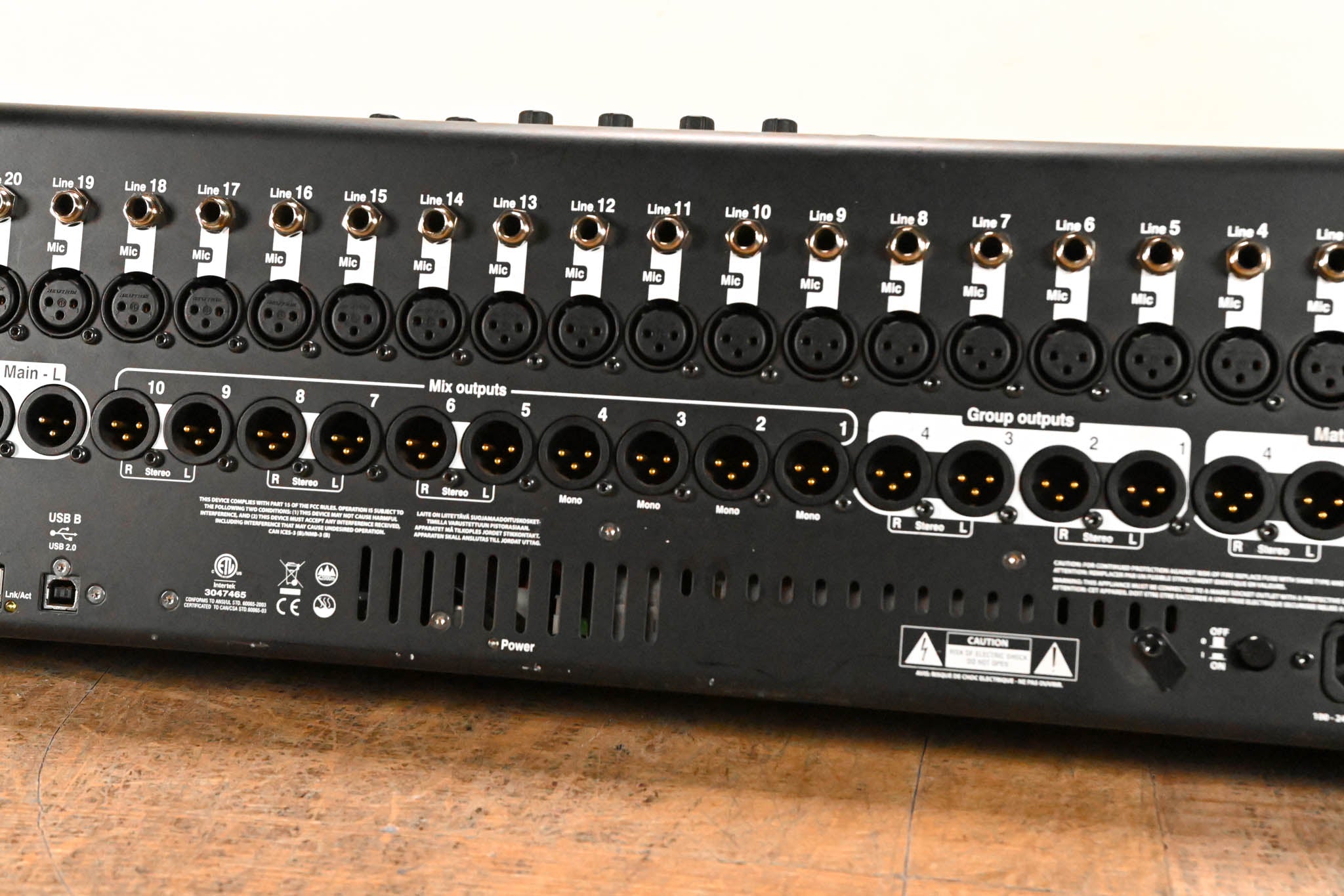 Allen & Heath Qu-24 24-Channel Digital Mixing Console