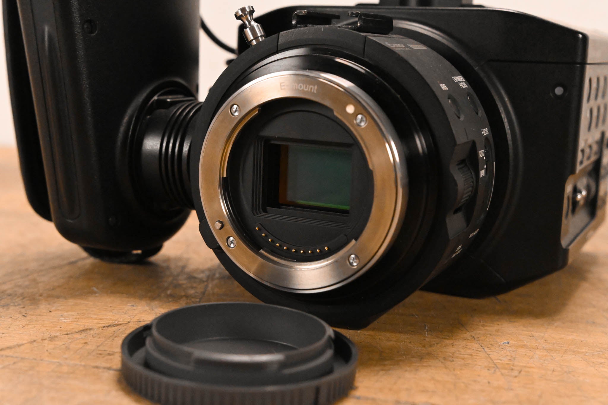 Sony NEX-FS100U Super 35mm Sensor Camcorder