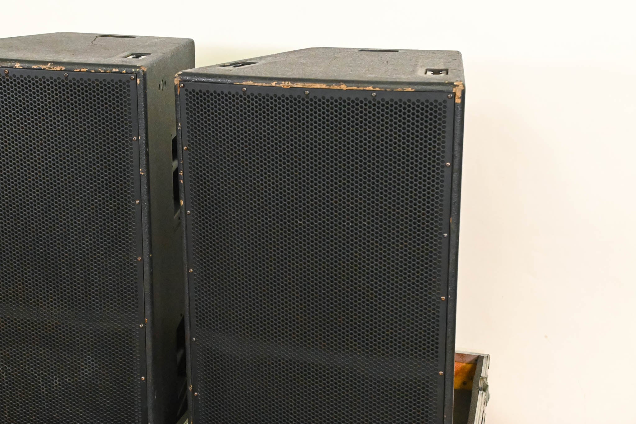 EAW KF650z Virtual Array Full Range Loudspeaker (PAIR) w/ Road Case