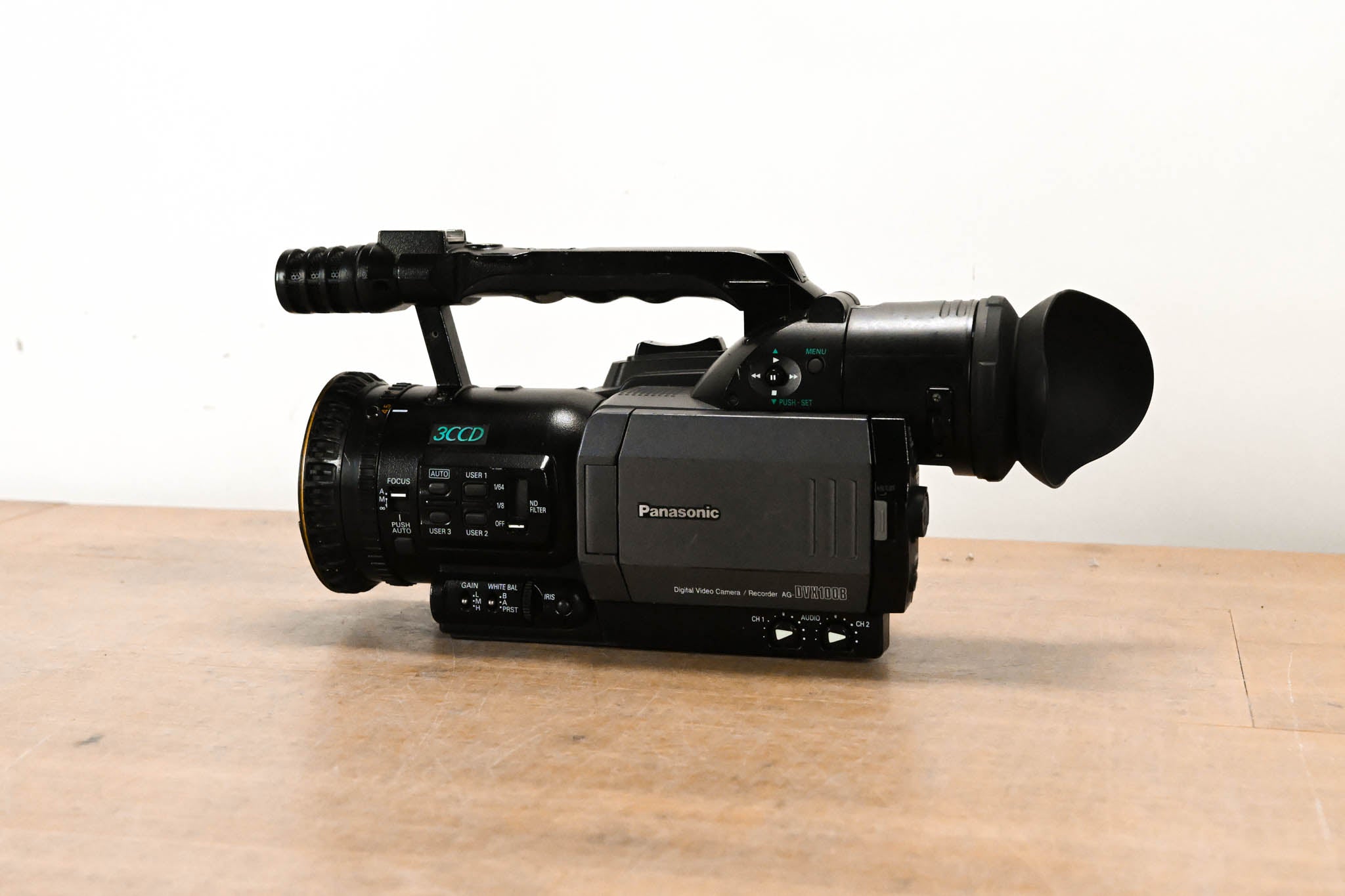 Panasonic AG-DVX100B 3-CCD Mini-DV Cinema Video Camcorder