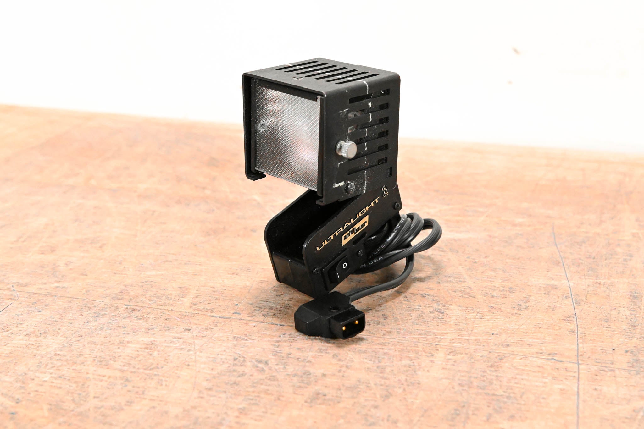その他 Anton Bauer ULTRA LIGHT 2 Anton Bauer Ultralight 2 On-Camera Light CG003EG