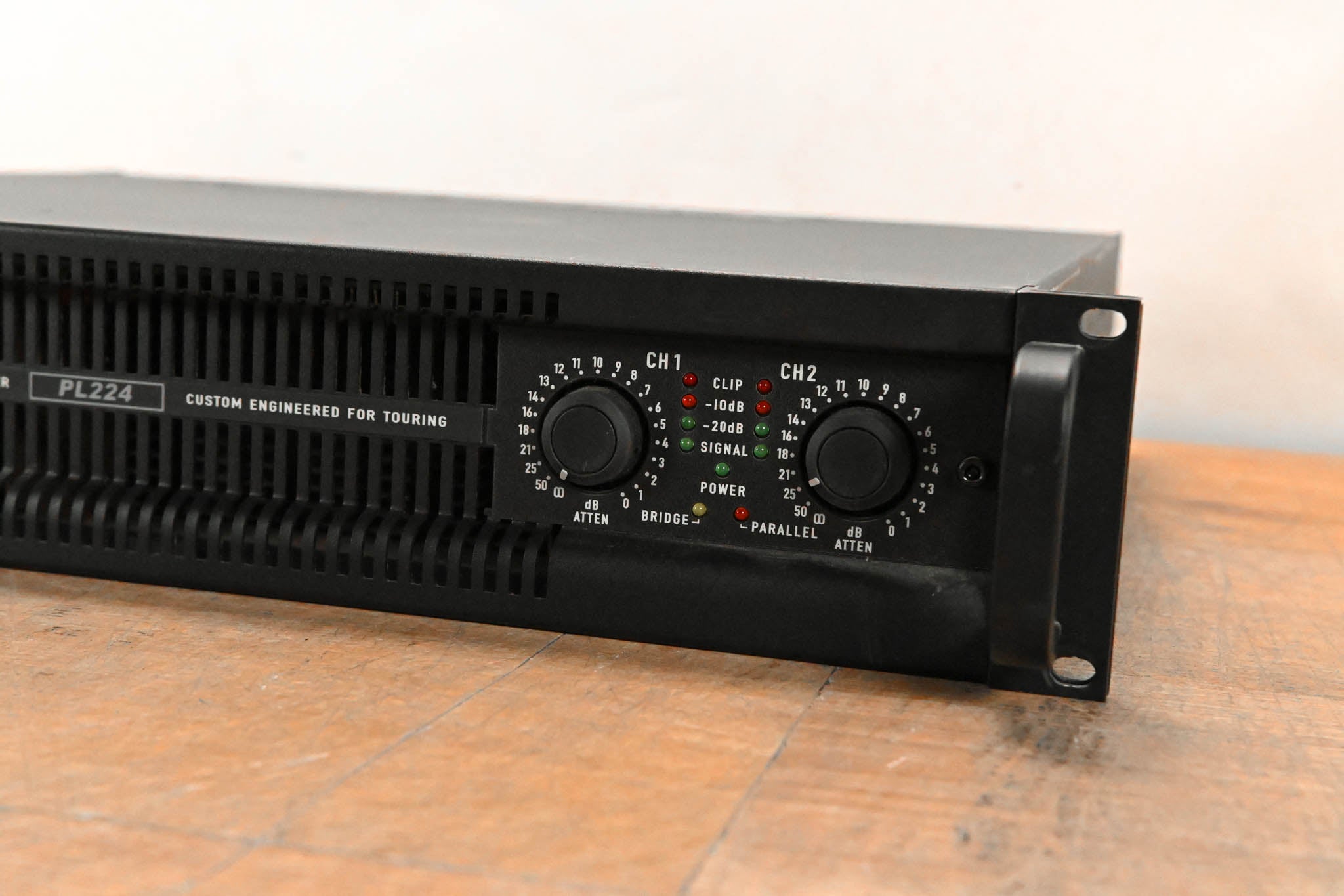 QSC PL224 PowerLight 2 Series 2-Channel Power Amplifier