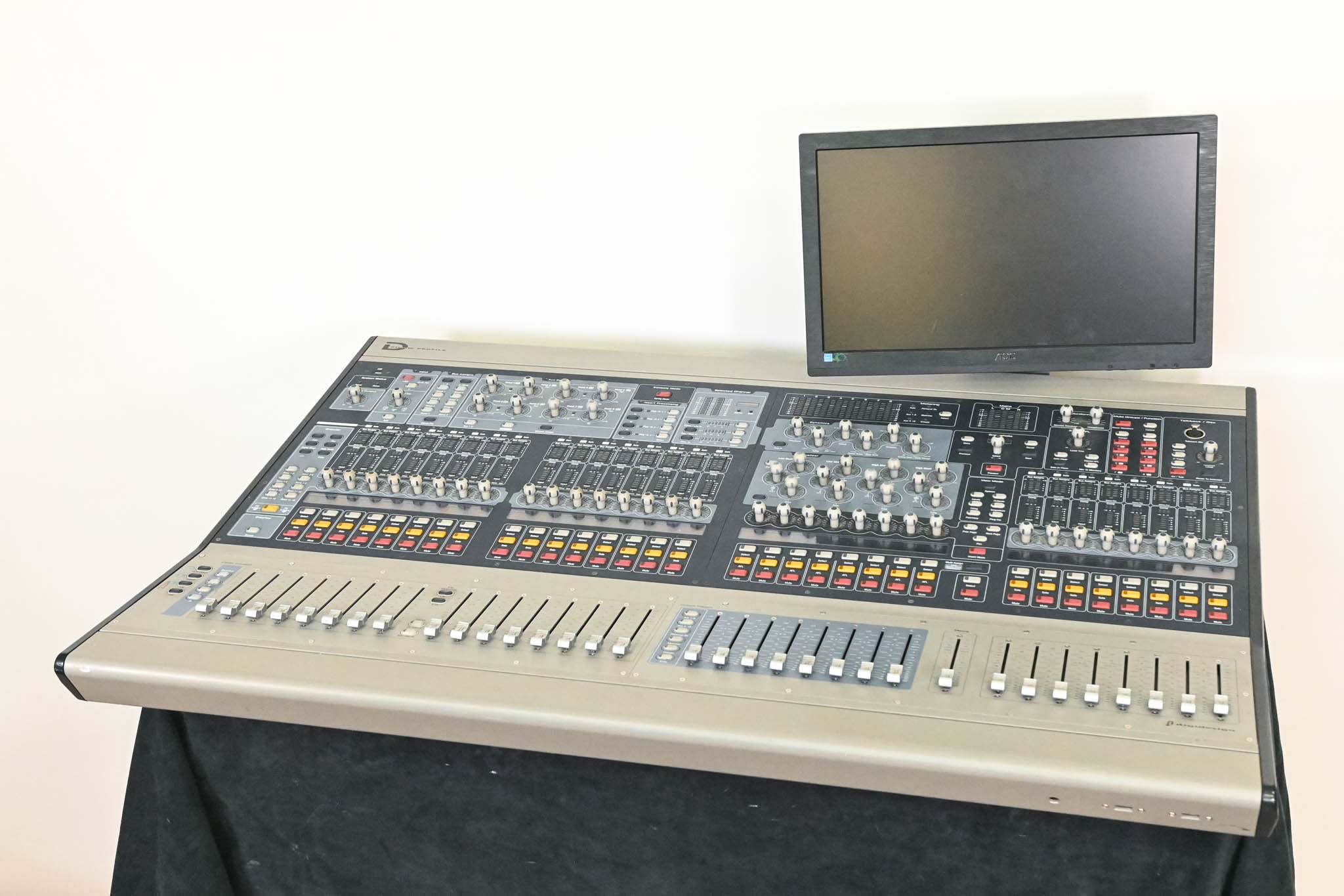 Digidesign D-Show Profile Digital Mixing Console with Mix Rack