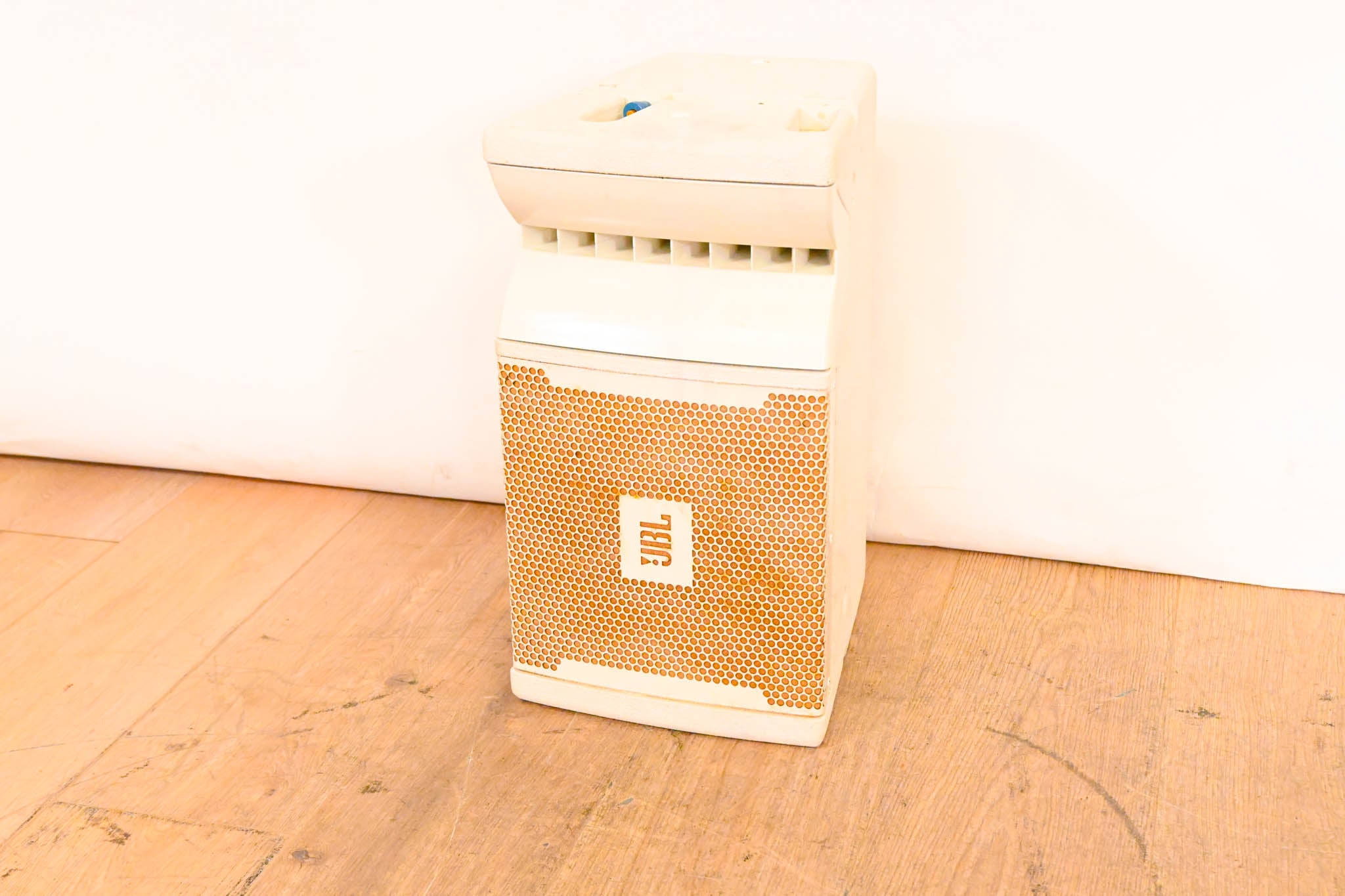 JBL VRX928LA-WH 8" Two-Way Line Array Loudspeaker System