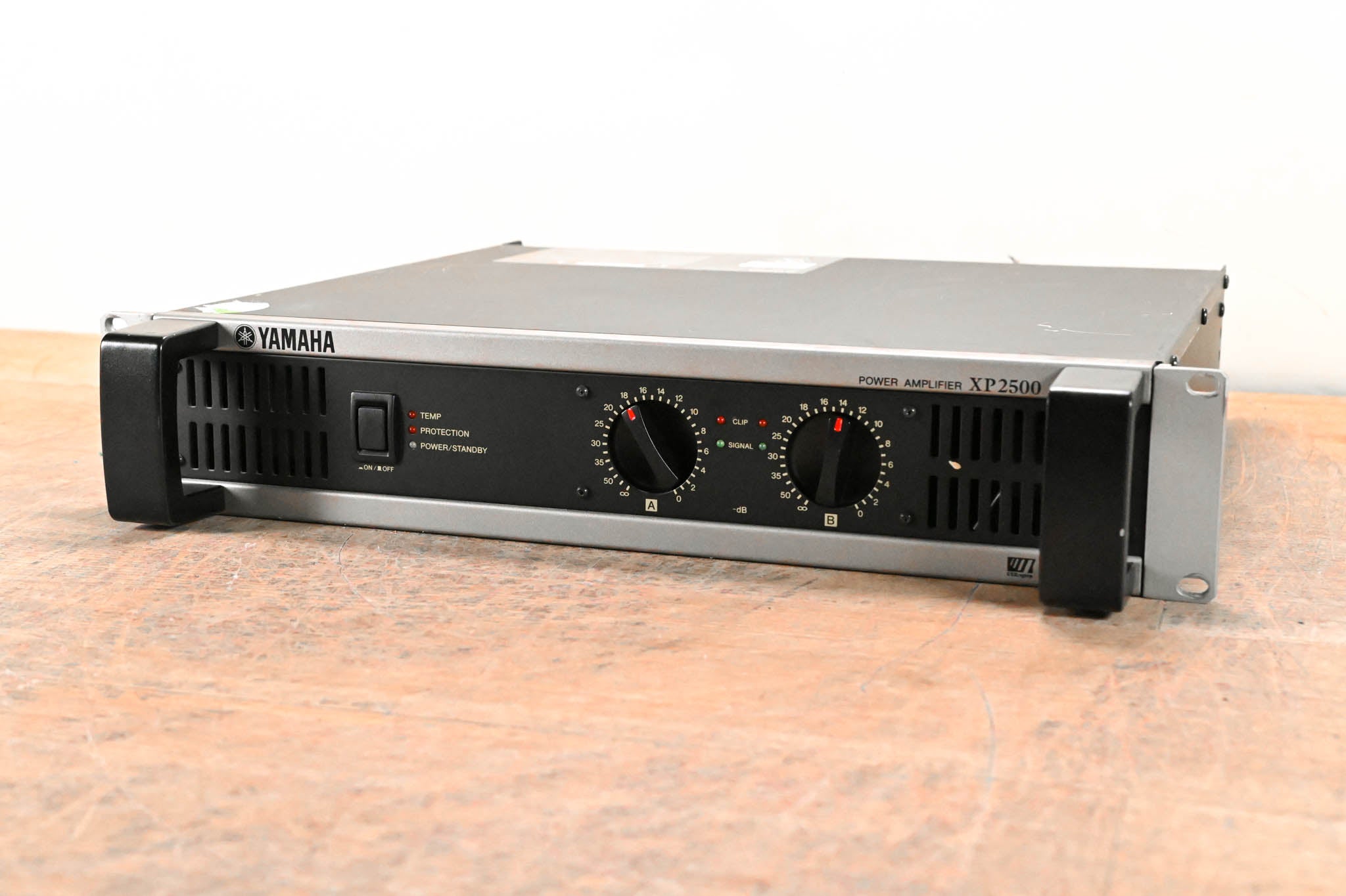 Yamaha XP2500 2-Channel Power Amplifier